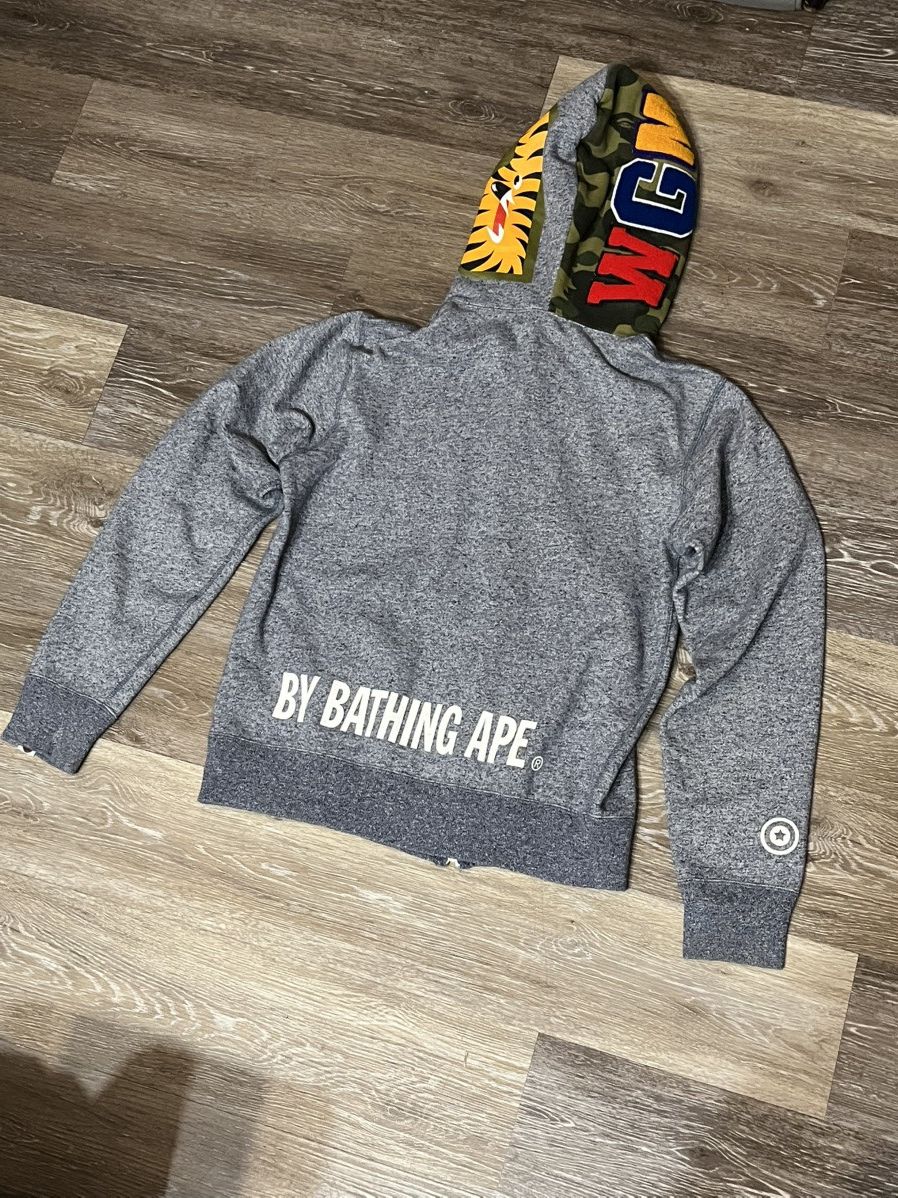 Bape BAPE 1st Camo Shark Zip Up Spellout Logo On Back Size US M / EU 48-50 / 2 - 9 Thumbnail