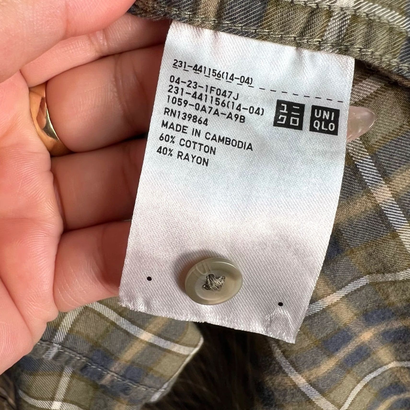 Uniqlo Uniqlo Womens XL Brown Plaid Button-Up Shirt Long Sleeve Size XL / US 12-14 / IT 48-50 - 4 Thumbnail