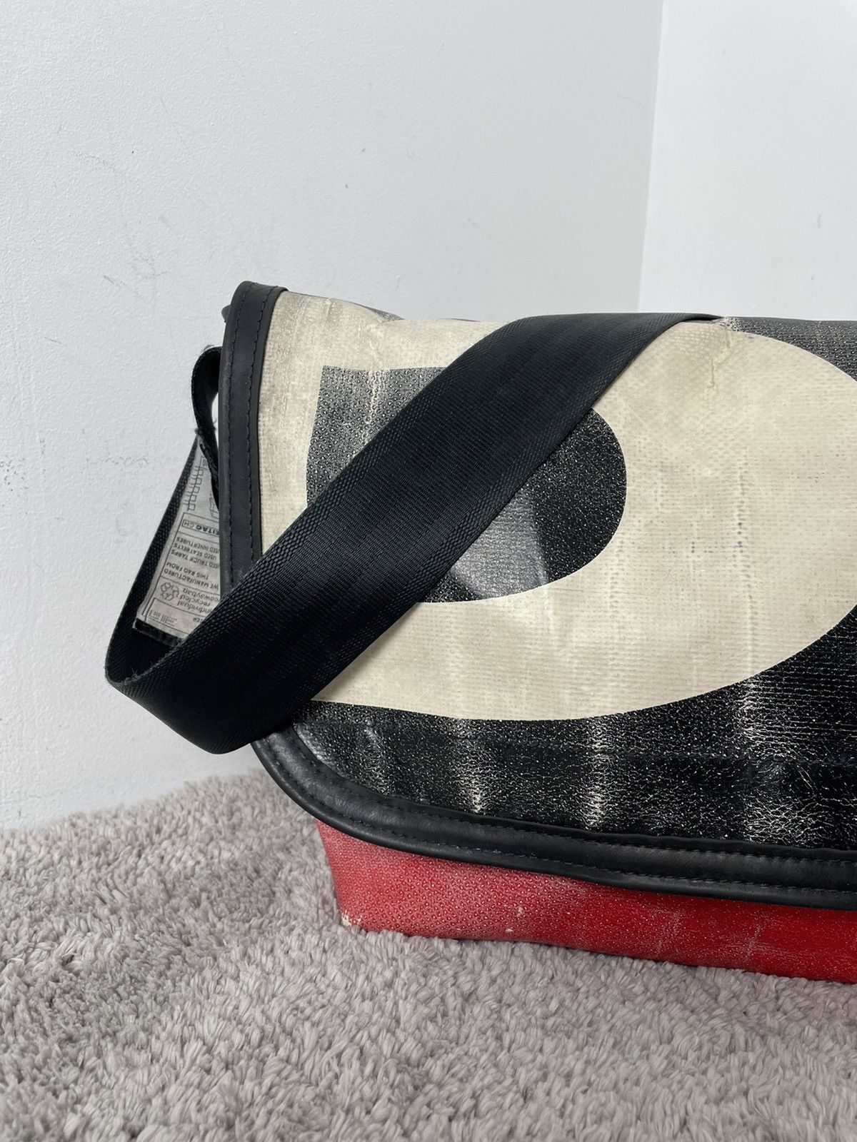 Freitag × Japanese Brand Freitag Recycled Messenger Crossbody Bag Size ONE SIZE - 4 Thumbnail