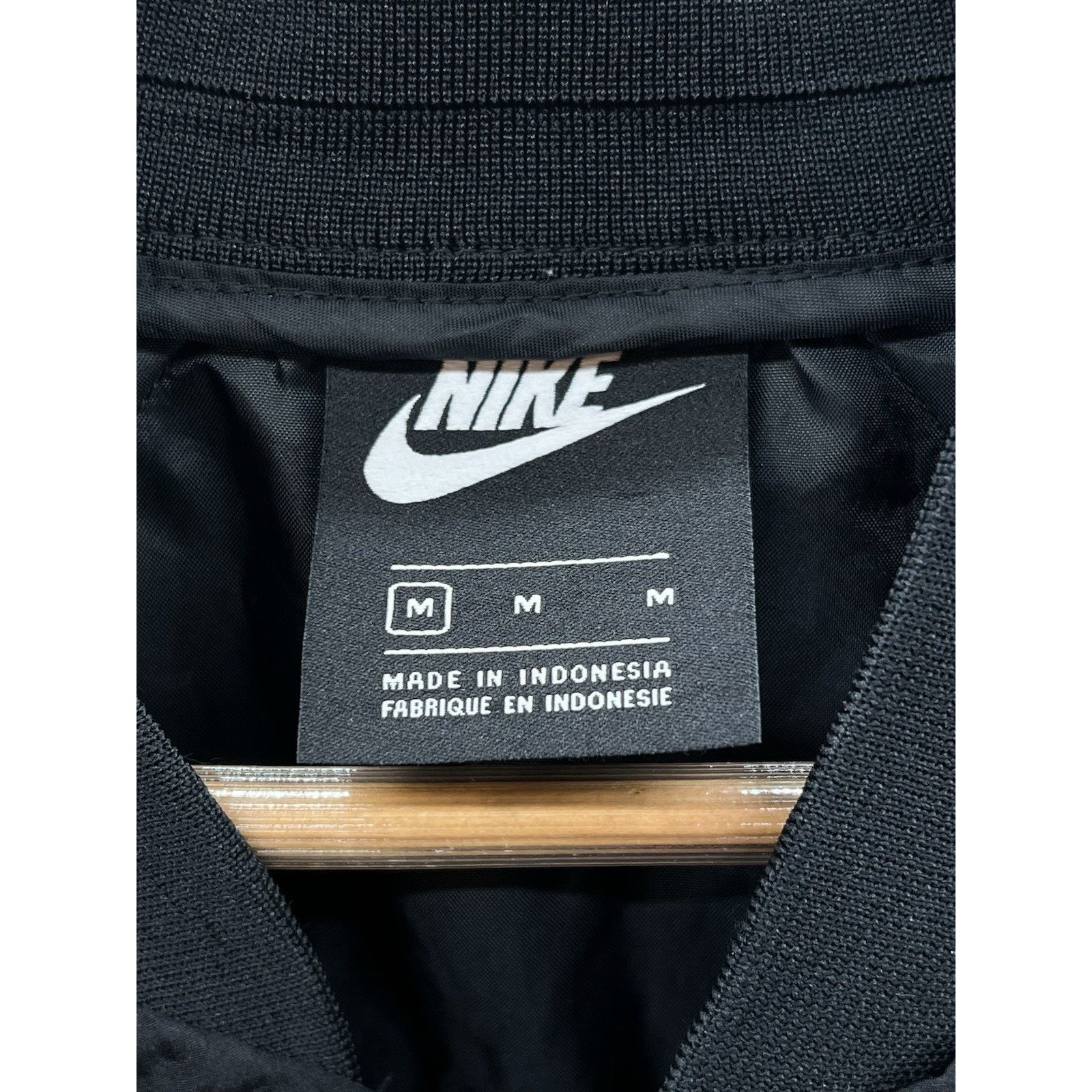 Nike Nike Jacket Black Double Swoosh Quilted Nylon Bomber Jacket Size US M / EU 48-50 / 2 - 3 Thumbnail