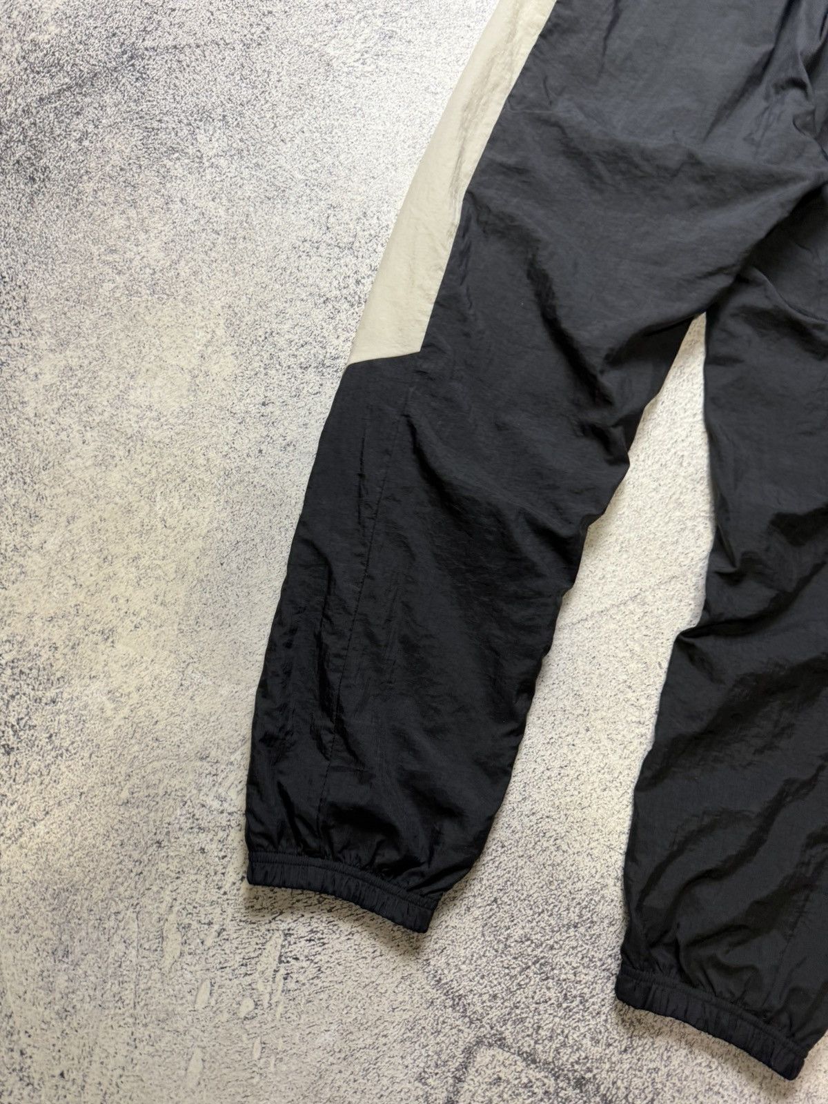 Nike Vintage Nike Nylon Drill Pants Y2K Black Size US 34 / EU 50 - 16 Thumbnail