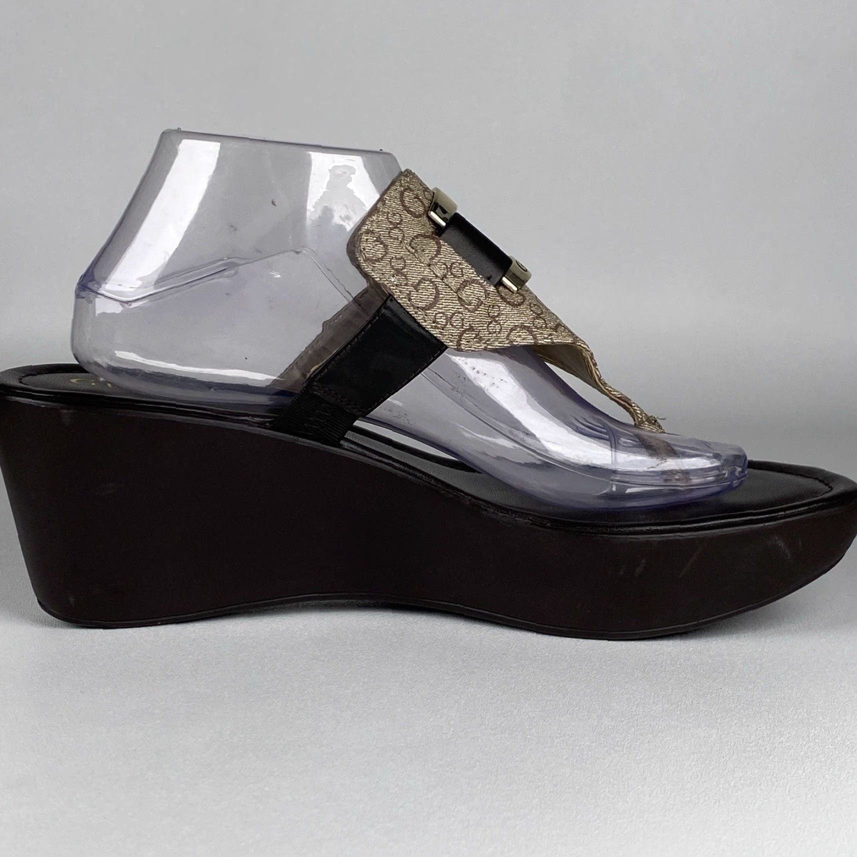 Guess VINTAGE Guess Wedge Flip Floos Brown/white/Gold Logo Size 11 Size US 11 / IT 41 - 6 Thumbnail