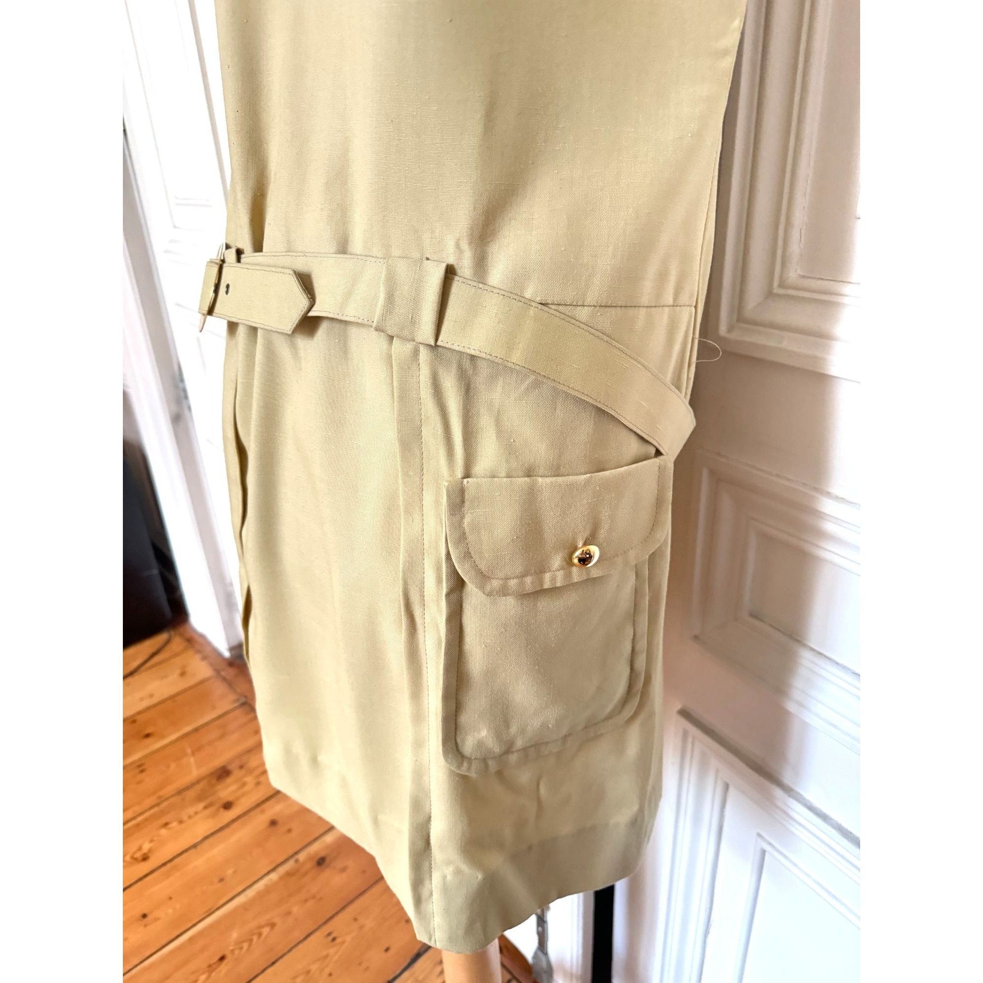 Courreges 1960s Elegant Beige Belted Dress Size M / US 6-8 / IT 42-44 - 2 Thumbnail
