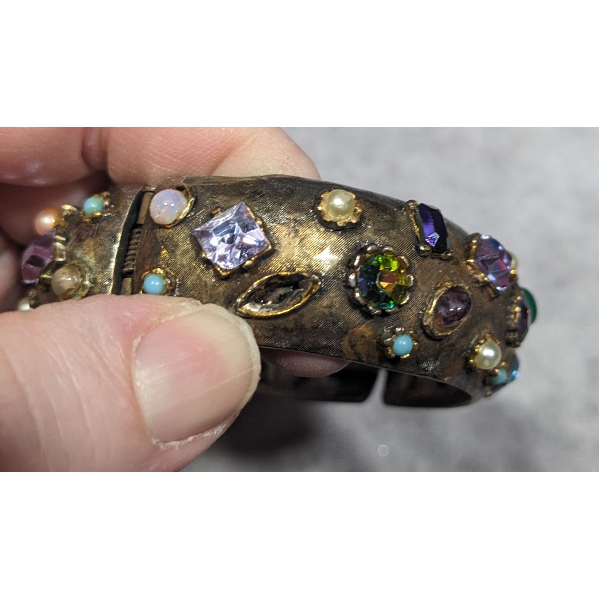 Other Vintage Brutalist Glam Multi Gemmed Gold Tone Hinge Bracelet Size ONE SIZE - 13 Thumbnail