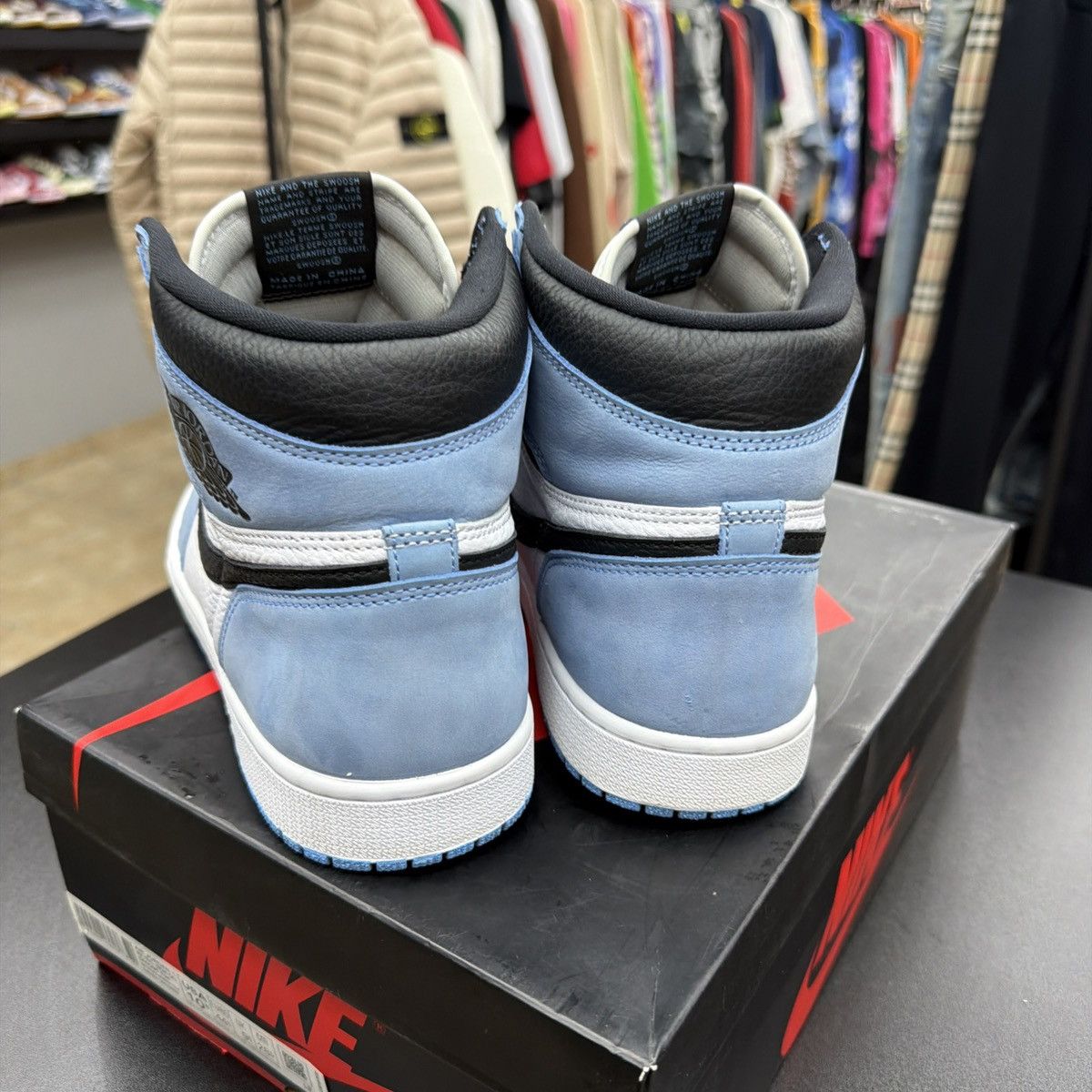 Jordan Brand Air Jordan 1 Retro High OG University Blue size 10.5 mens Size US 10.5 / EU 43-44 - 12 Thumbnail