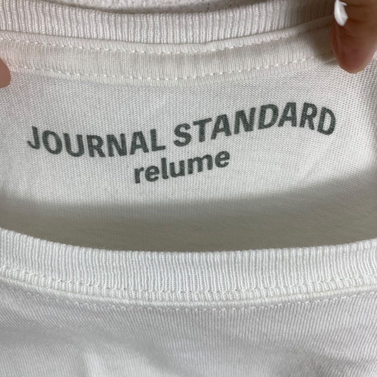 Journal Standard JOURNAL STANDARD RELUME Collection Find Happiness Tee Shirt Size M / US 6-8 / IT 42-44 - 5 Thumbnail