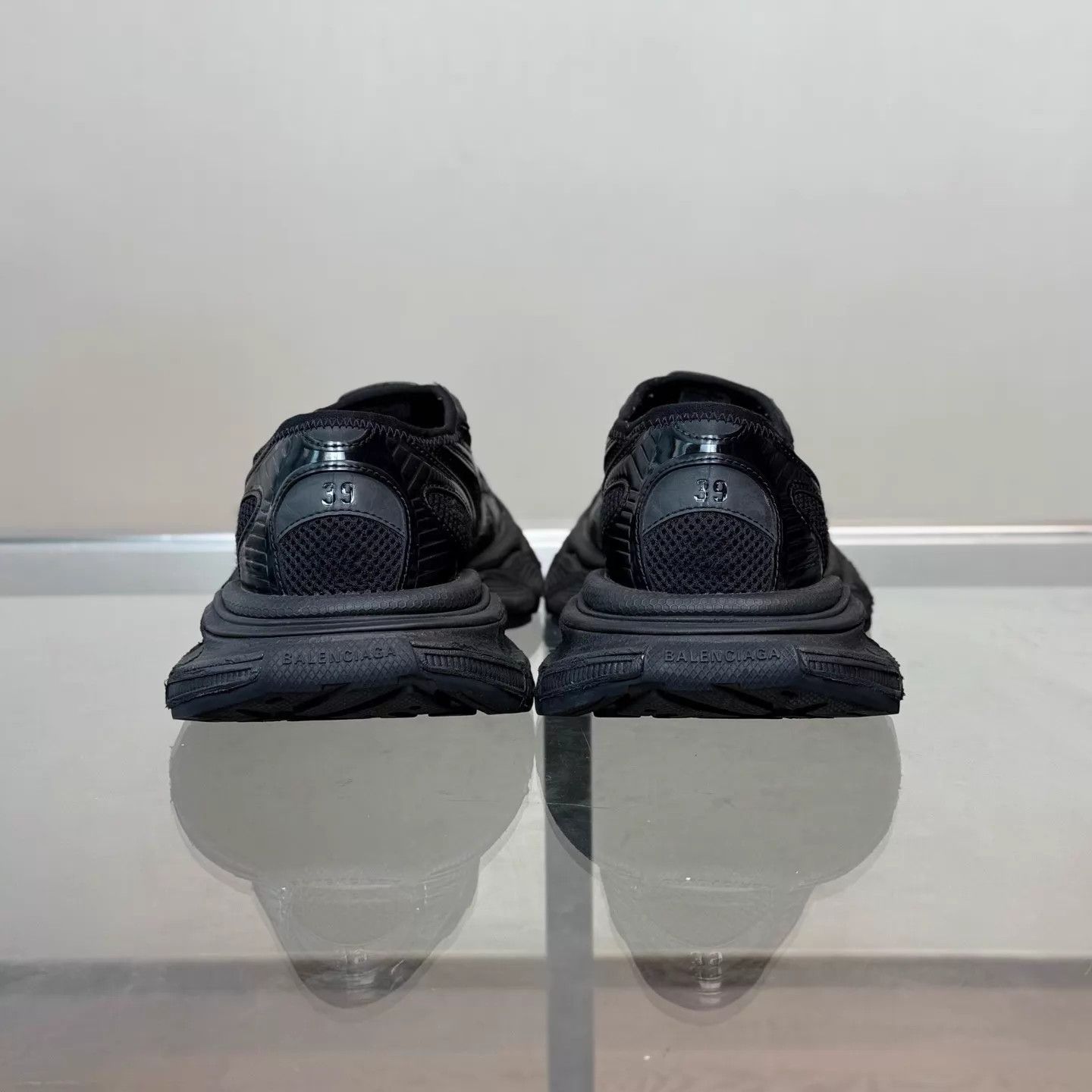 Balenciaga Balenciaga 3XL Black Slip-On Dad Shoe 39 98 DM1991 Size US 9 / IT 39 - 4 Thumbnail