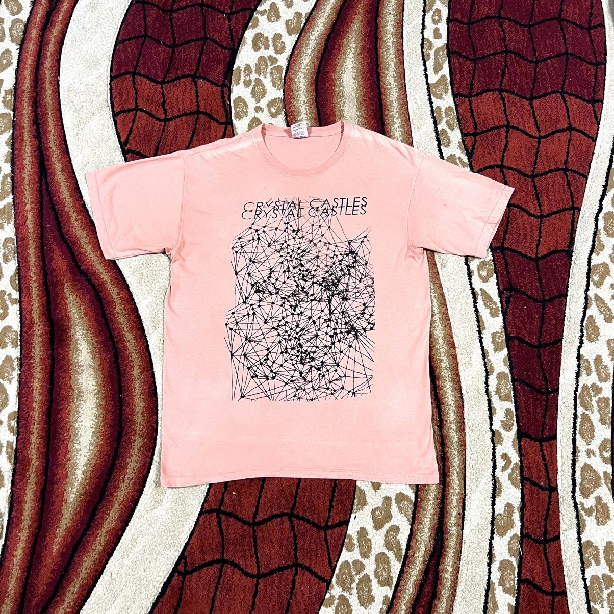 Band Tees Vintage Trashed Faded Crystal Castles Band T Shirt Size US XL / EU 56 / 4 - 2 Thumbnail