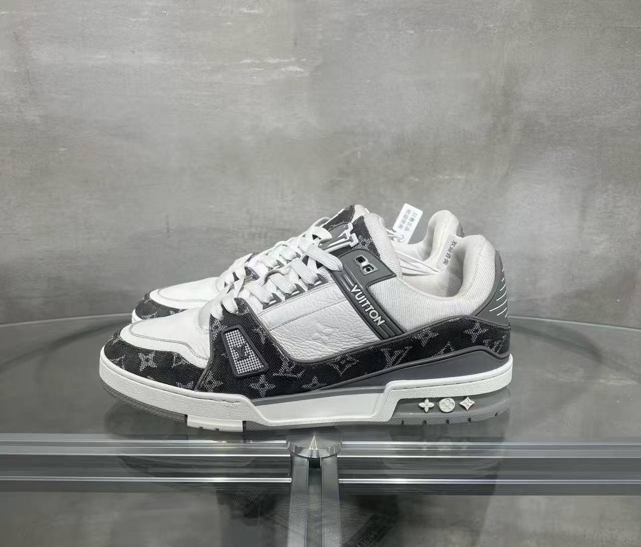 Louis Vuitton Louis Vuitton Training Denim White Lowtop Sneakers 8.5 Men Size US 8.5 / EU 41-42 - 3 Thumbnail