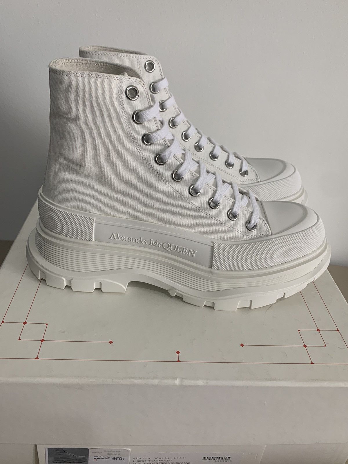 Alexander McQueen BNWB Alexander McQueen sneakers Size US 7 / EU 40 - 2 Thumbnail
