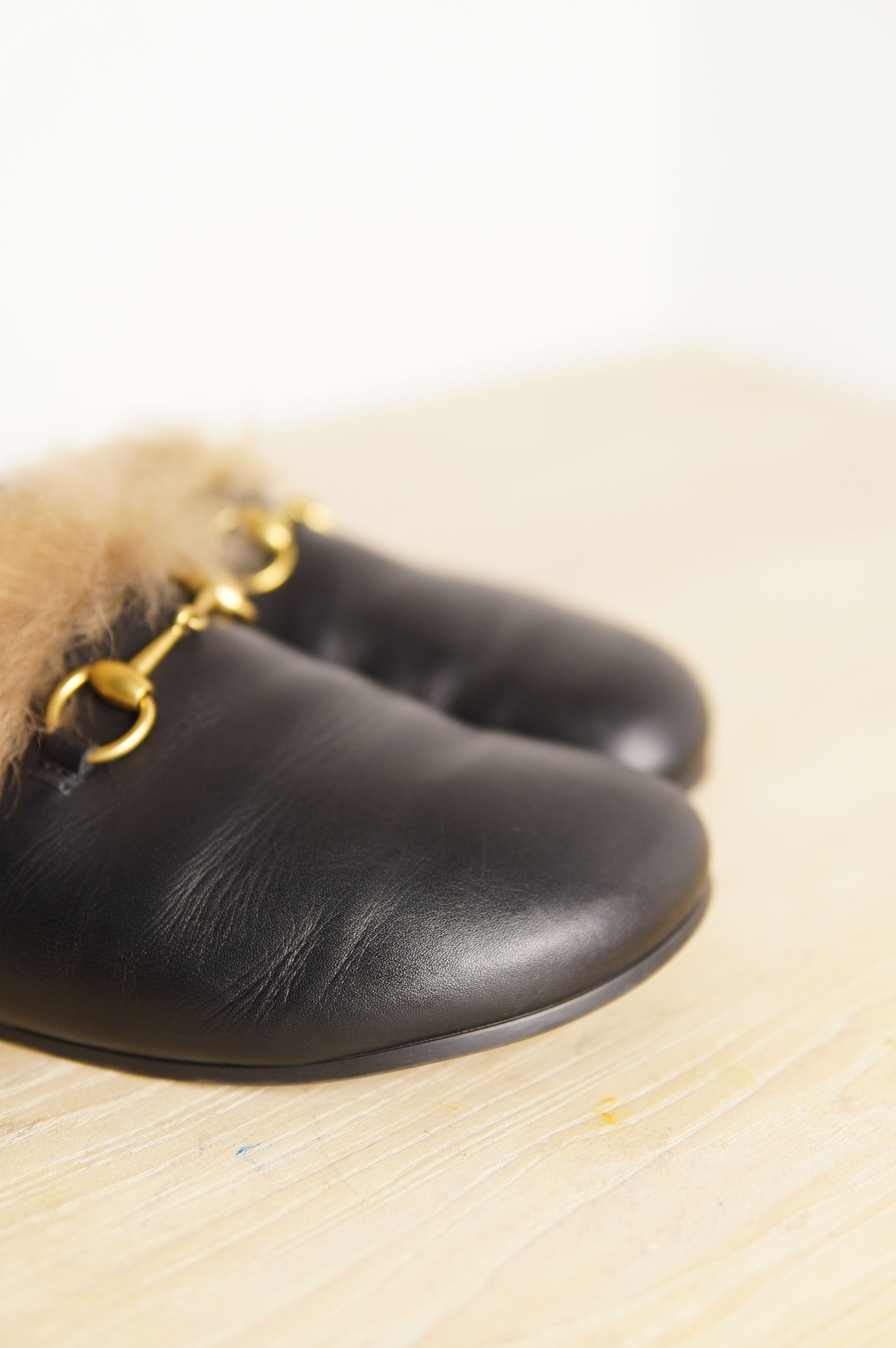Gucci Gucci Black Leather Calf Fur Horsebit Sandals Size US 10 / EU 43 - 5 Thumbnail