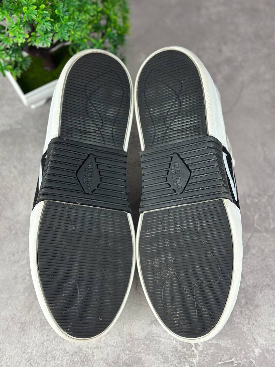 Valentino Valentino Garavani Leather Sneakers Size US 9 / IT 39 - 12 Thumbnail