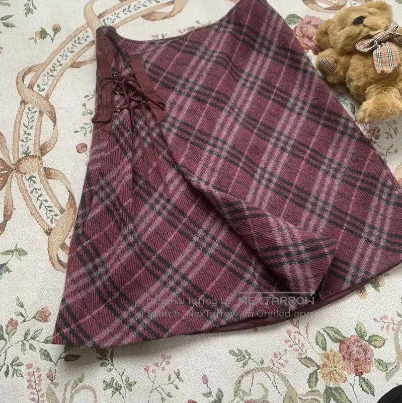 Burberry Burberry Women's Purple Wool Skirt. Size 23" - 2 Thumbnail