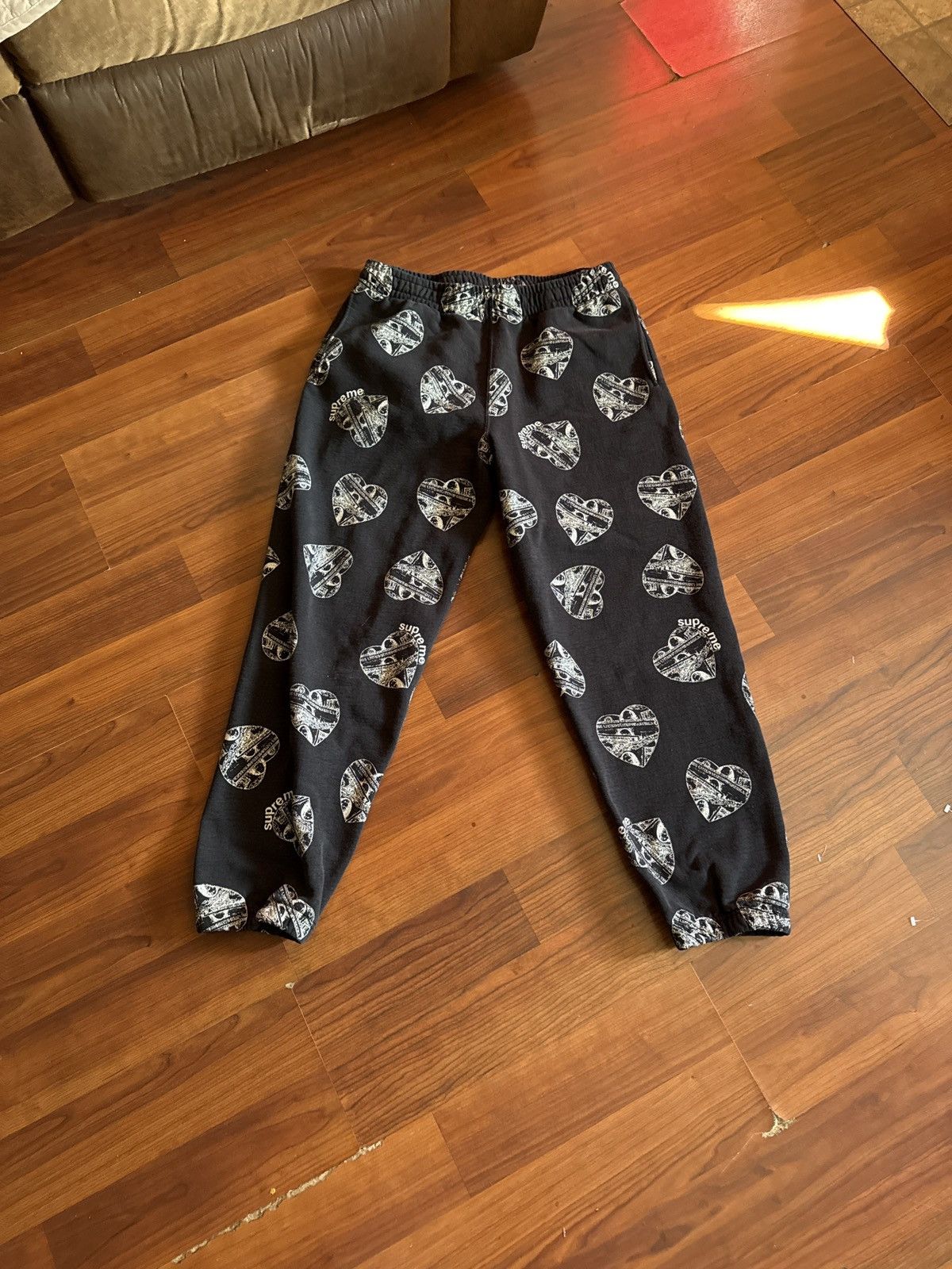 Supreme Supreme Love cash Sweatpants Size US 36 / EU 52 - 1 Thumbnail