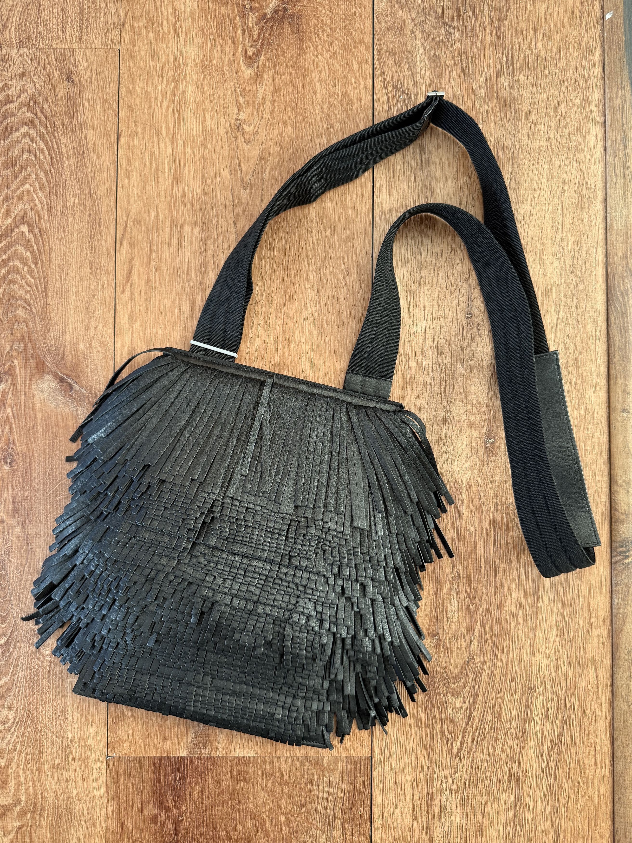Dior AW02 Reflexion Leather Fringe Crossbody Bag, 2002 Runway Size ONE SIZE - 3 Thumbnail