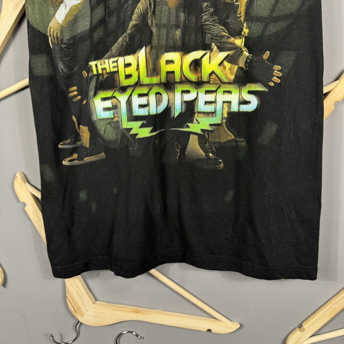 Band Tees The Black Eyed Peas Mosquitohead T-shirt Size US S / EU 44-46 / 1 - 6 Thumbnail