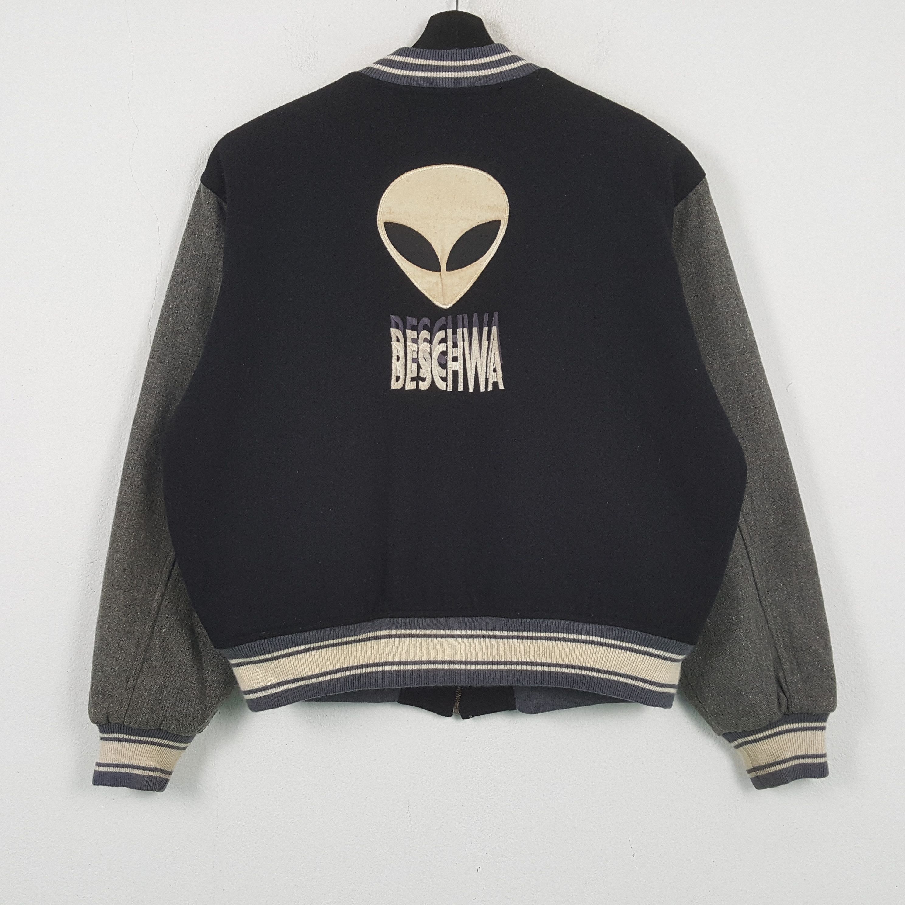 Vintage BESCHWA Alien Style Varsity Jacket C290N31 Size US XXL / EU 58 / 5 - 1 Thumbnail