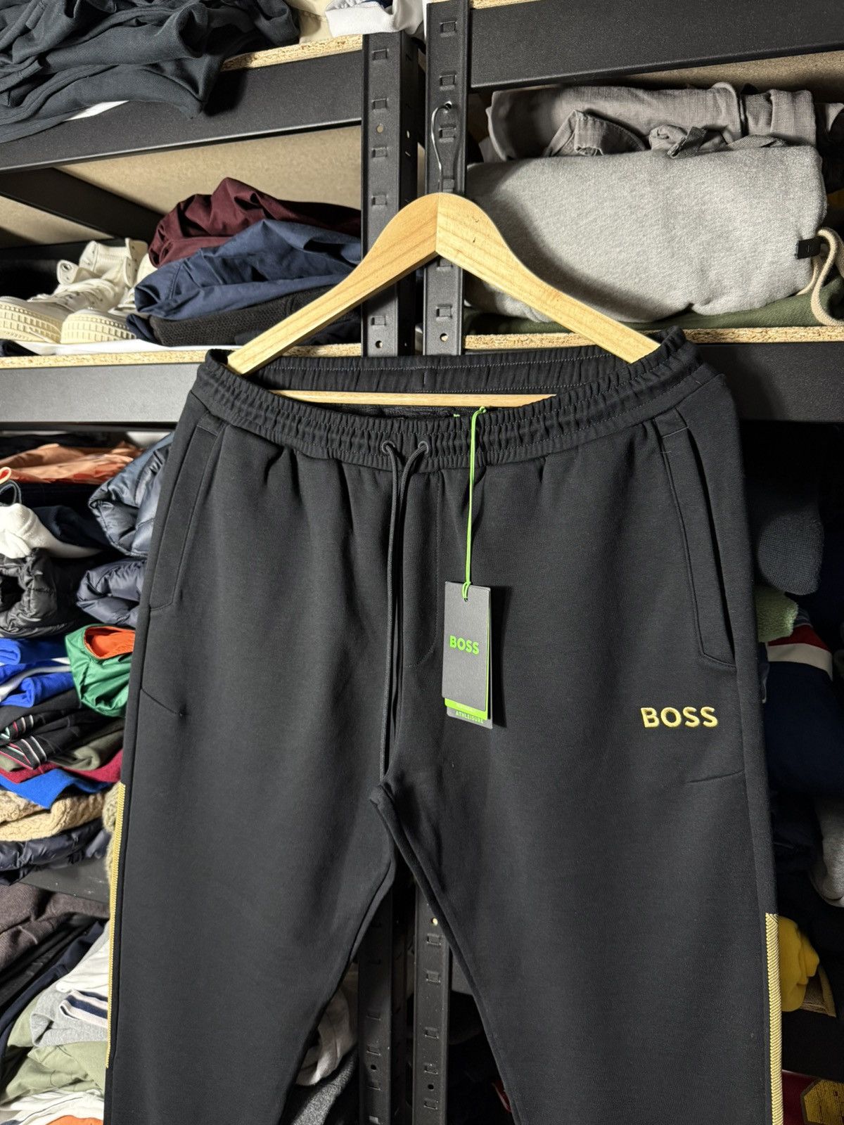 Hugo Boss NWT Hugo Boss Athleisure Joggers Mens M Black Sweatpants Size US 32 / EU 48 - 2 Thumbnail