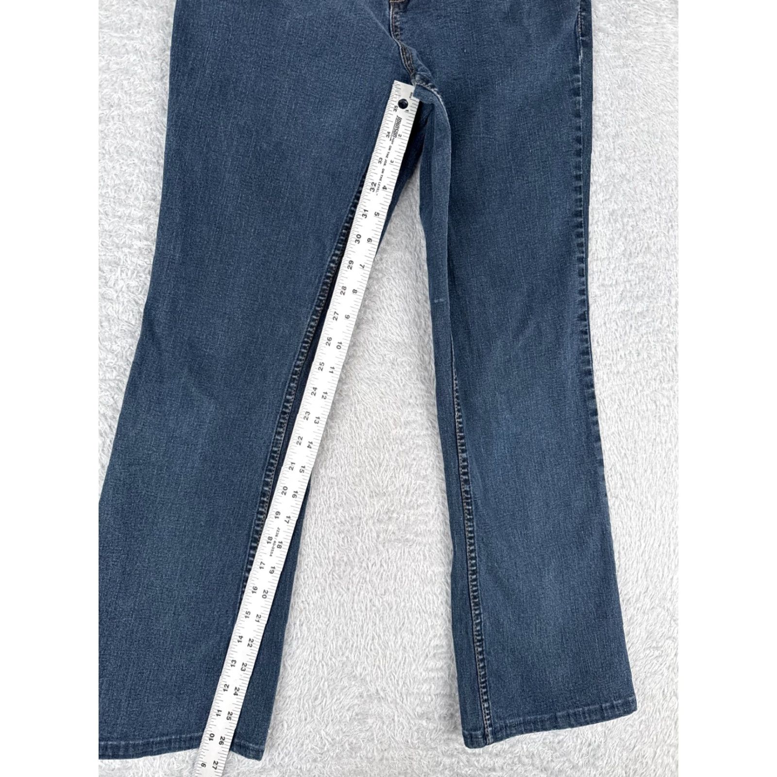 Levi's Levi's Jeans Women 8 Blue Denim Bootcut Mid Rise 27in 26in Inseam 5-Pocket Cotton Blend Stretch Regular Jeans Halloween? No. Size 30" / US 8 / IT 44 - 7 Thumbnail
