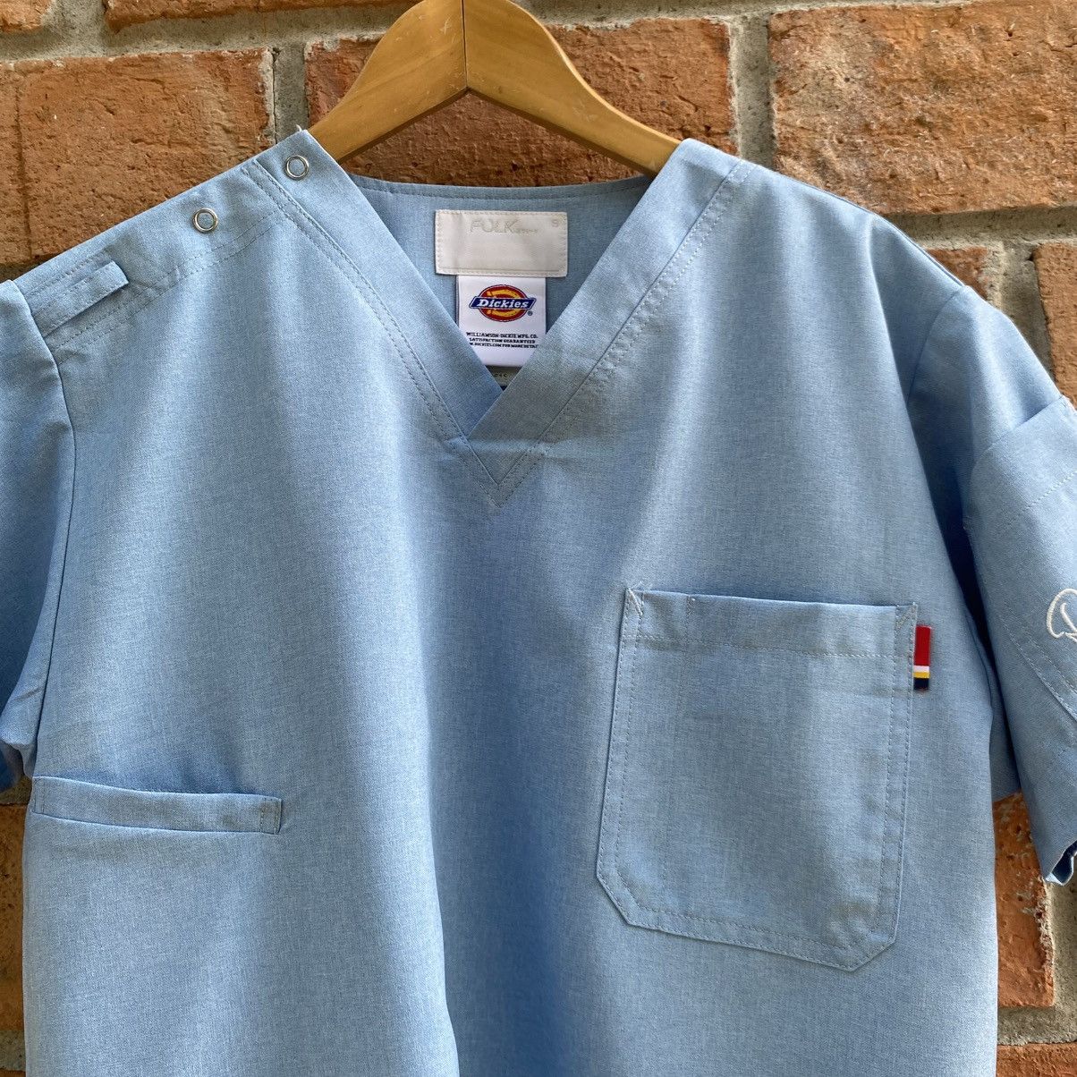 Dickies FOLK Dickles Light Blue V-Neck Scrub Top – Dickies Workwear Size S / US 4 / IT 40 - 18 Thumbnail