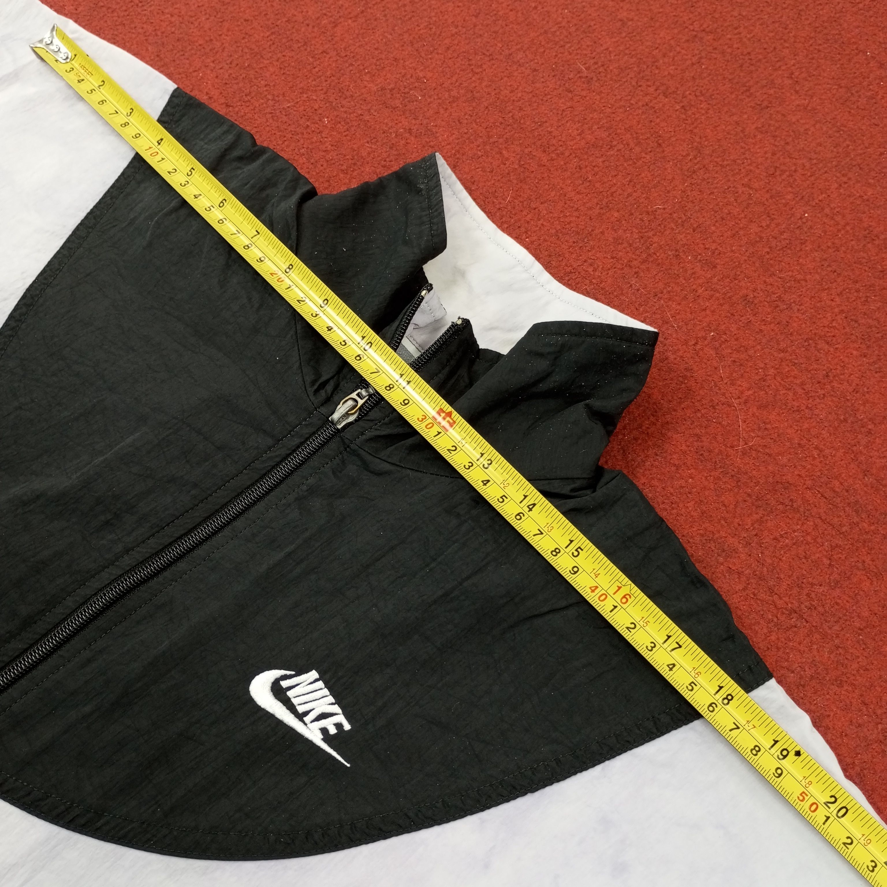 Nike × Vintage Nike Small Logo Design Windbreaker Jacket c232n5 Size US XL / EU 56 / 4 - 8 Thumbnail