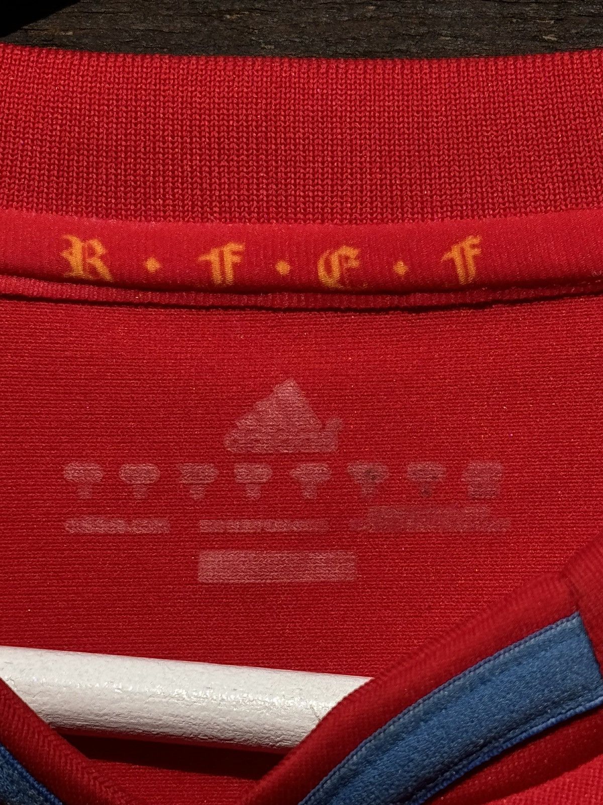 Adidas × Vintage 2009 Adidas Spain Vintage soccer jersey Furia Roja red Size US M / EU 48-50 / 2 - 8 Thumbnail