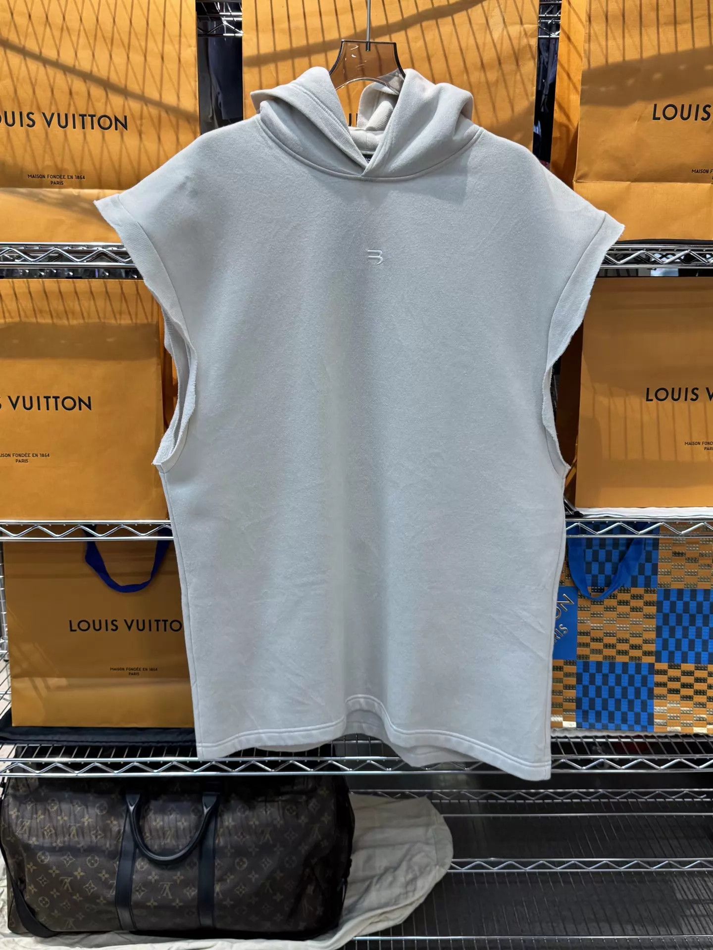 Balenciaga Balenciaga Gray & White Fleece Lined Hoodie M New with Tags Size US M / EU 48-50 / 2 - 1 Thumbnail