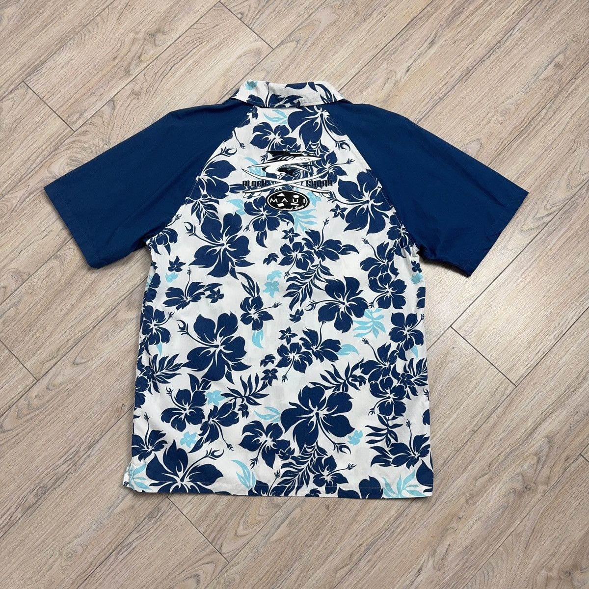 Maui and Sons Rare Vintage Maui and Sons Black Shark Print Hawaiian Shirt Size US XL / EU 56 / 4 - 5 Thumbnail