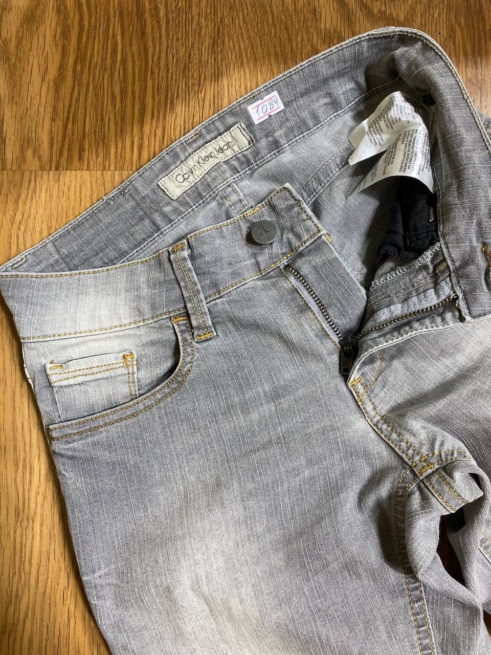 Calvin Klein × Vintage Vintage Y2K Light Wash Calvin Klein Essential Denim Jeans! Size US 26 / EU 42 - 7 Thumbnail