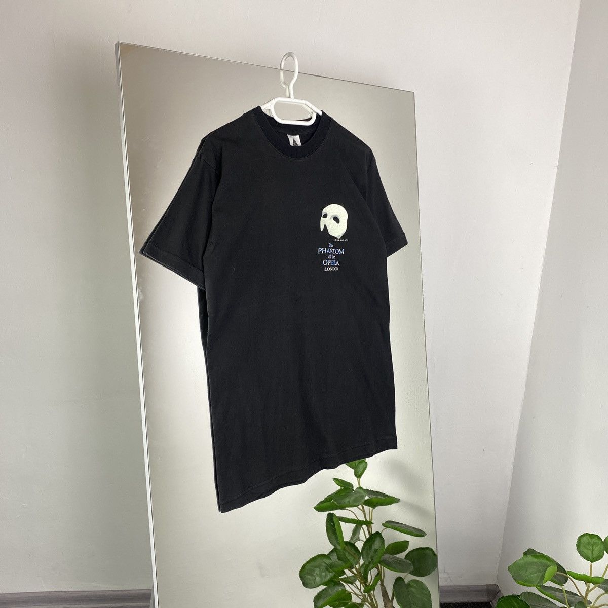 Vintage THE PHANTOM OF THE OPERA LONDON VINTAGE 90s T-Shirt Size US M / EU 48-50 / 2 - 1 Thumbnail