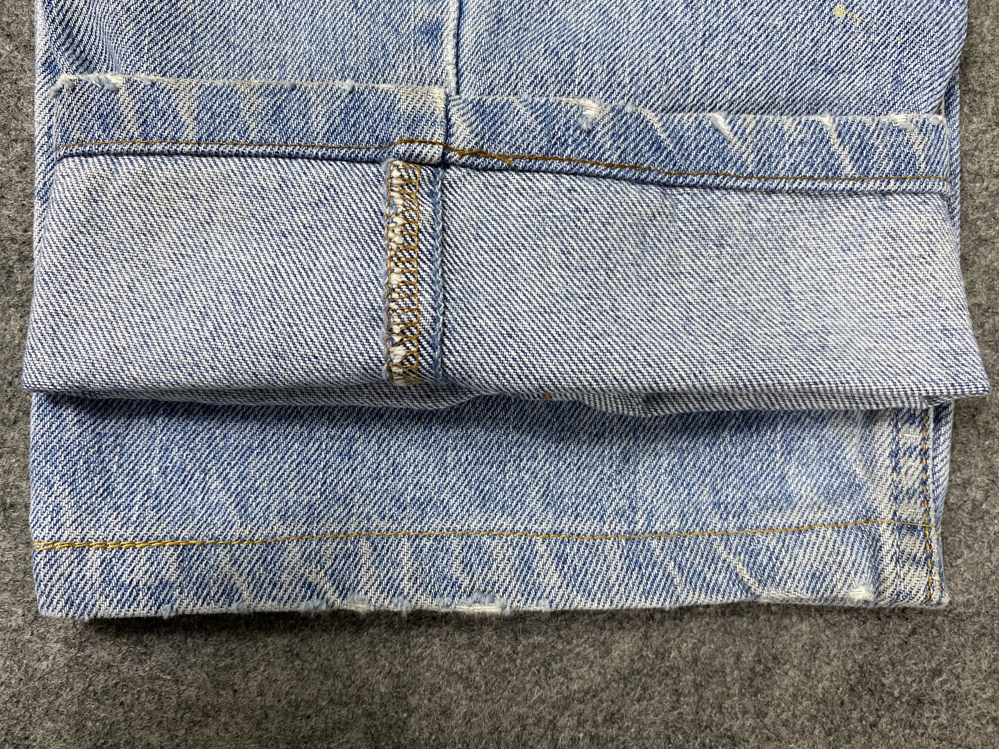 Levi's Dirty Light Blue Vintage Levi's 550 33x26.5 Denim -JN2171 Size US 33 - 12 Thumbnail