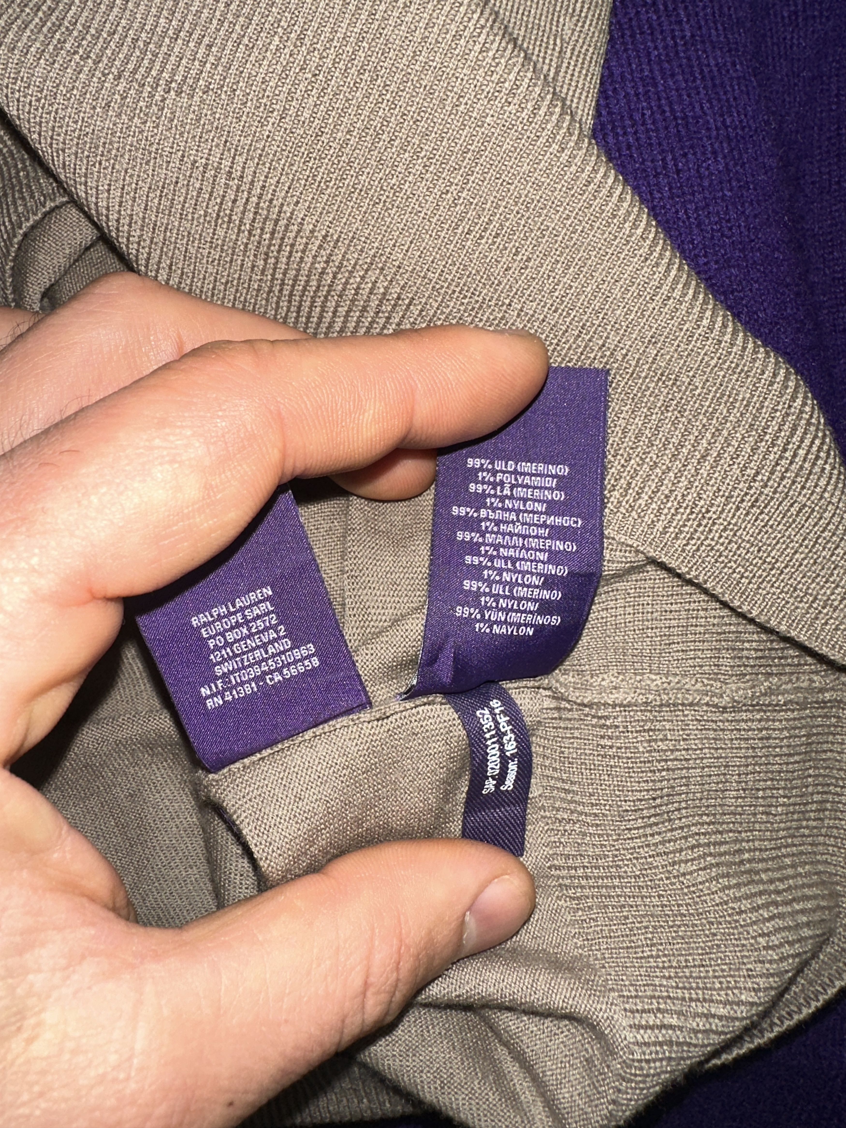 Ralph Lauren Purple Label Ralph Lauren Purple Label V-Neck Wool Knit Sweater Size S Size S / US 4 / IT 40 - 9 Thumbnail