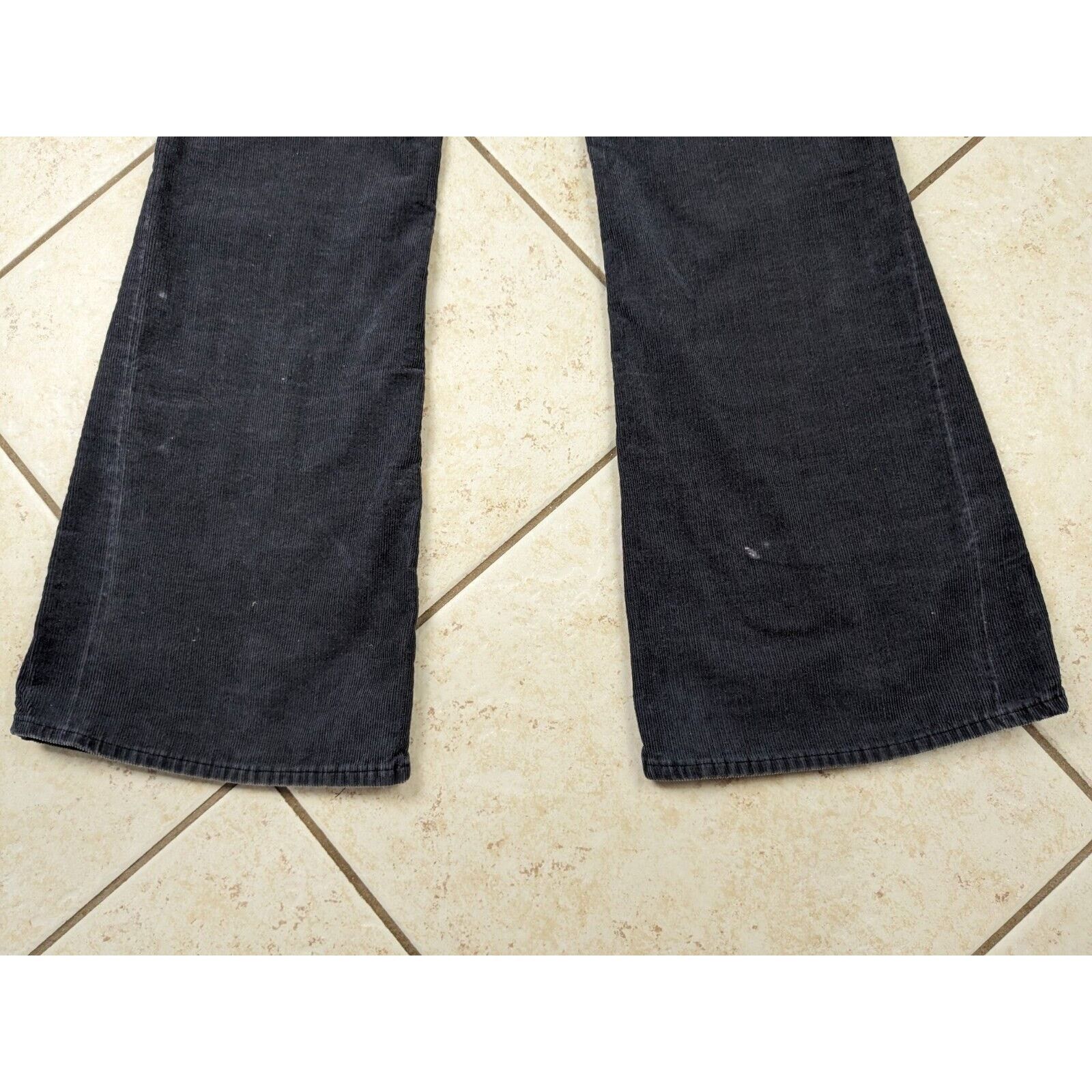 Levi's Vtg Levi's 609 Corduroy Flare Bell Bottom Pants White Tab Size US 31 - 20 Thumbnail
