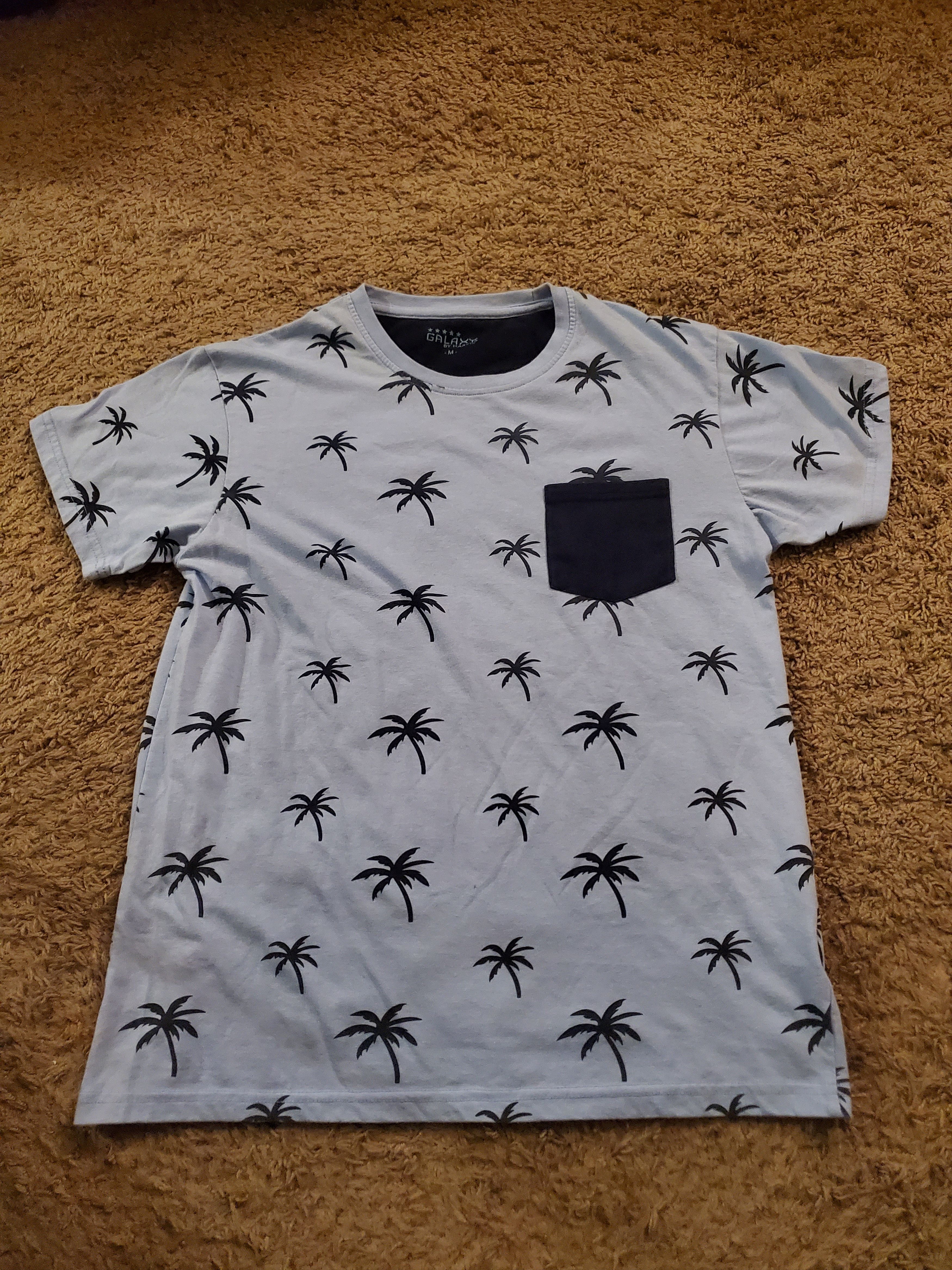 Other Galaxy by Harvic Powder Blue Palm Tree Print Tee Size US M / EU 48-50 / 2 - 1 Thumbnail