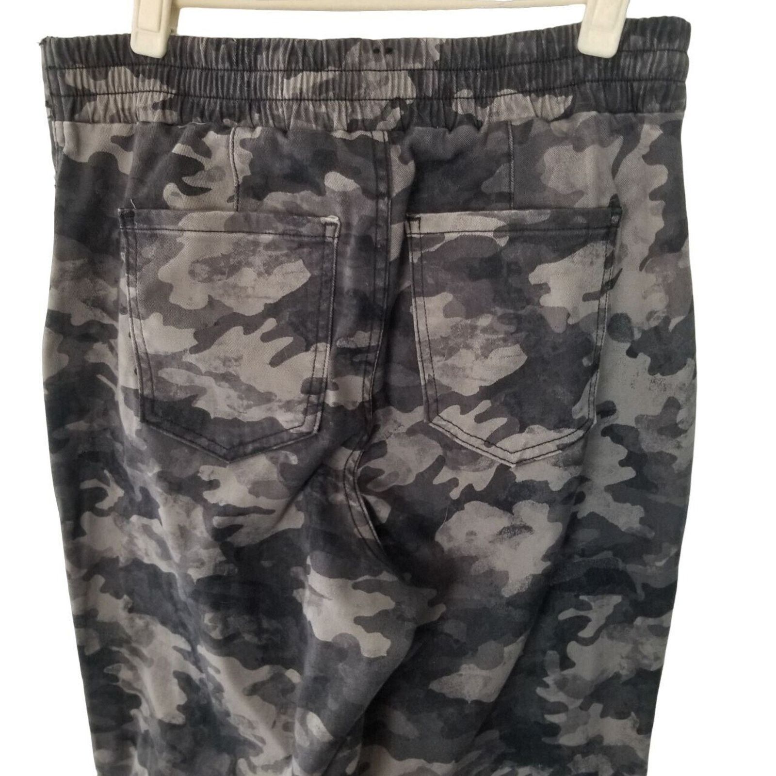 Spanx SPANX Womens Camo Jogger Pants Size L Stretch Camouflage Size 30" / US 8 / IT 44 - 3 Thumbnail