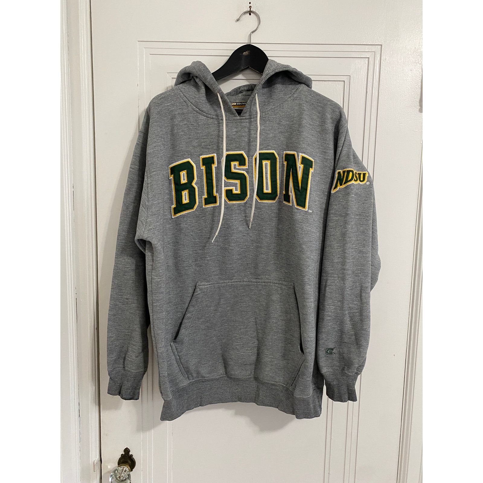 Colosseum Athletics NDSU Bison Stitched Hoodie Sweatshirt Size Medium Size US M / EU 48-50 / 2 - 1 Thumbnail