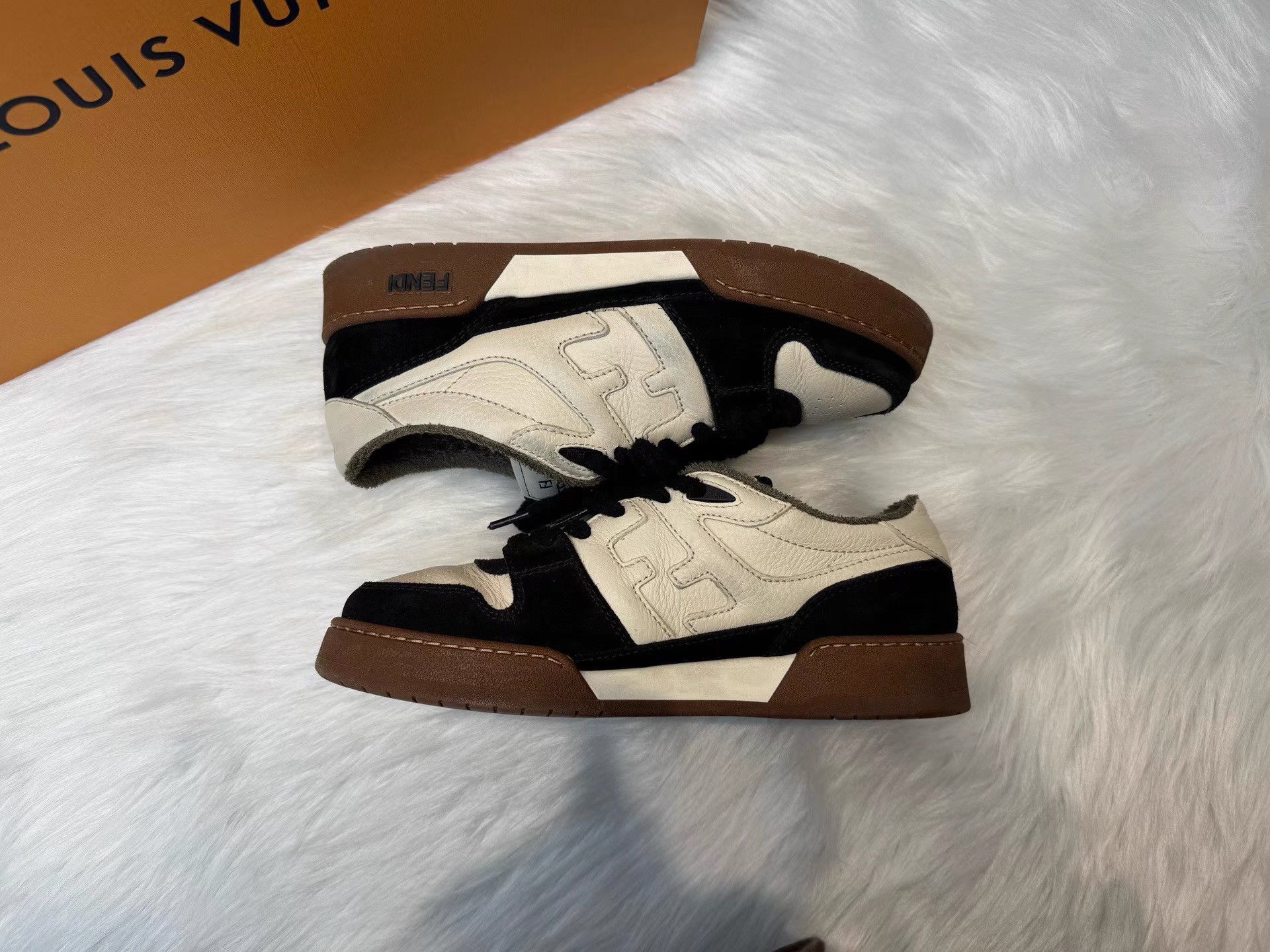 Fendi FENDI Match Men's Black & White Leather Low-Top Sneakers K36 Size US 7 / EU 40 - 6 Thumbnail