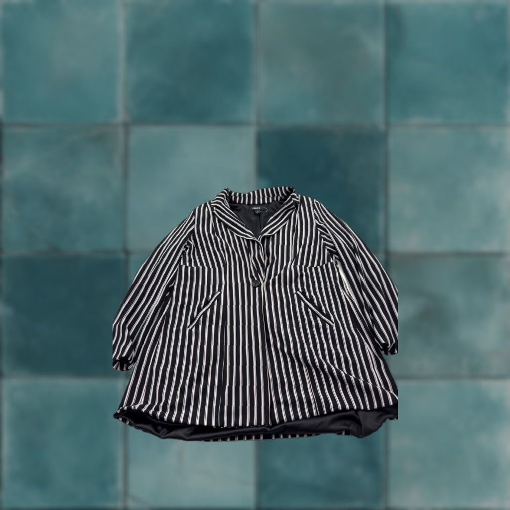 Torrid Torrid Blazer Womens 1 Black White Pink Striped Single Button Career Jacket Size XS / US 0-2 / IT 36-38 - 1 Thumbnail