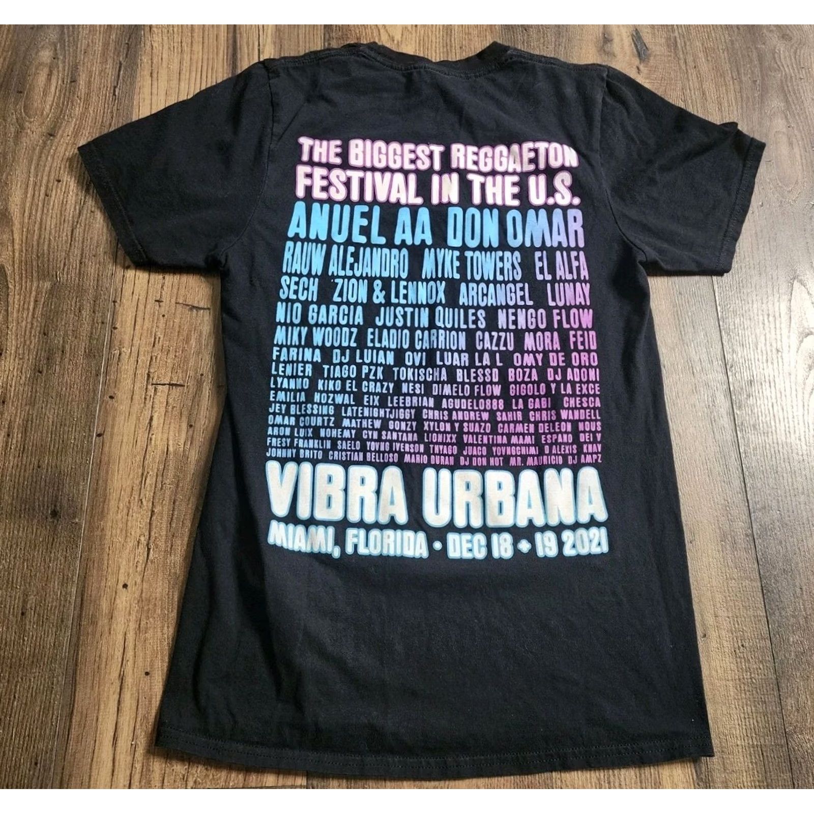 Gildan Mens S T Shirt Black Gildan 2021 Vibra Urbana Reggaeton Festival Miami FL Short Sleeve Crew Neck Size US S / EU 44-46 / 1 - 2 Thumbnail