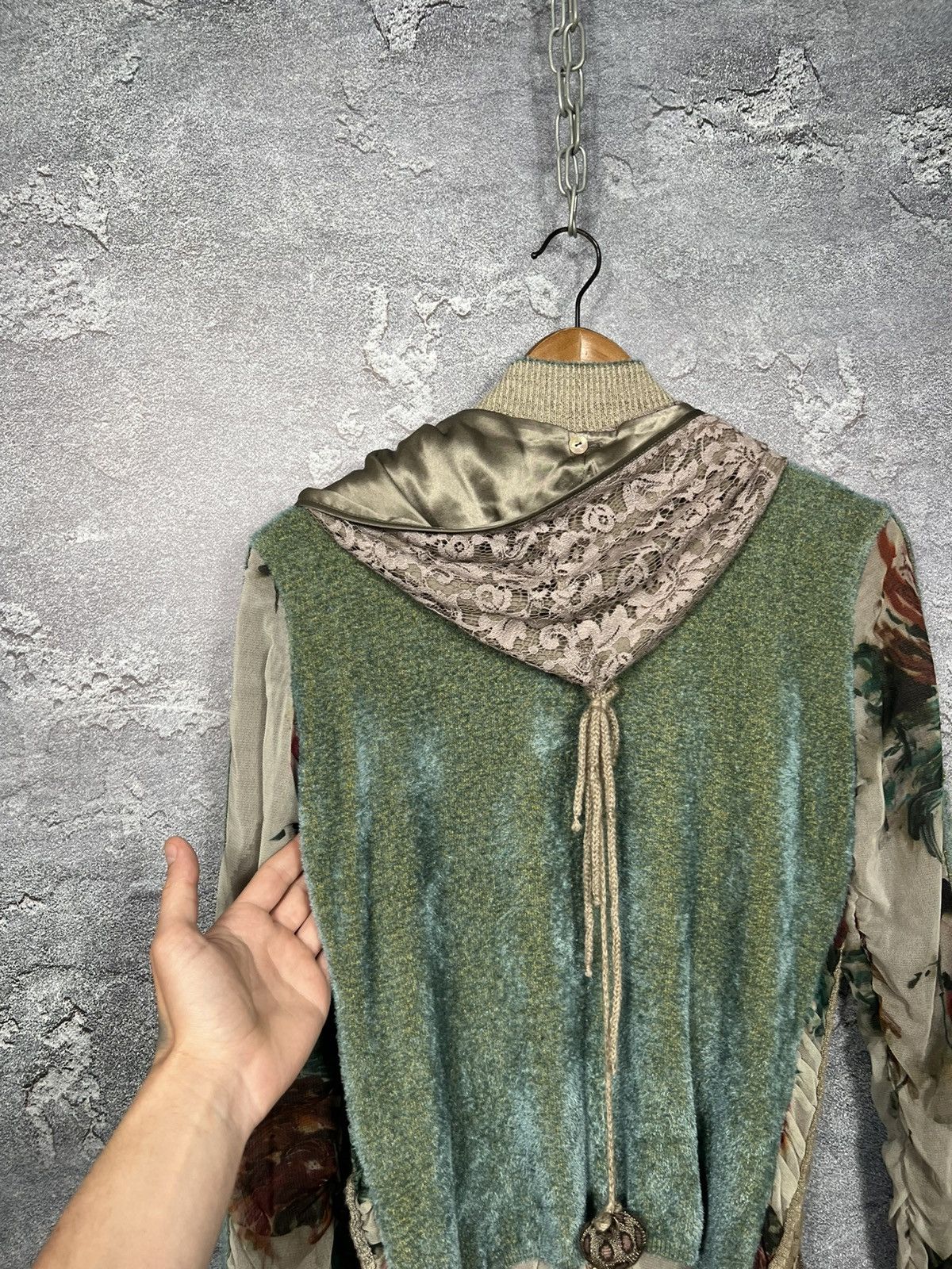 Vintage Vintage Tricot Chic Avant Garde Save the Queen Style Hoodie Size L / US 10 / IT 46 - 15 Thumbnail