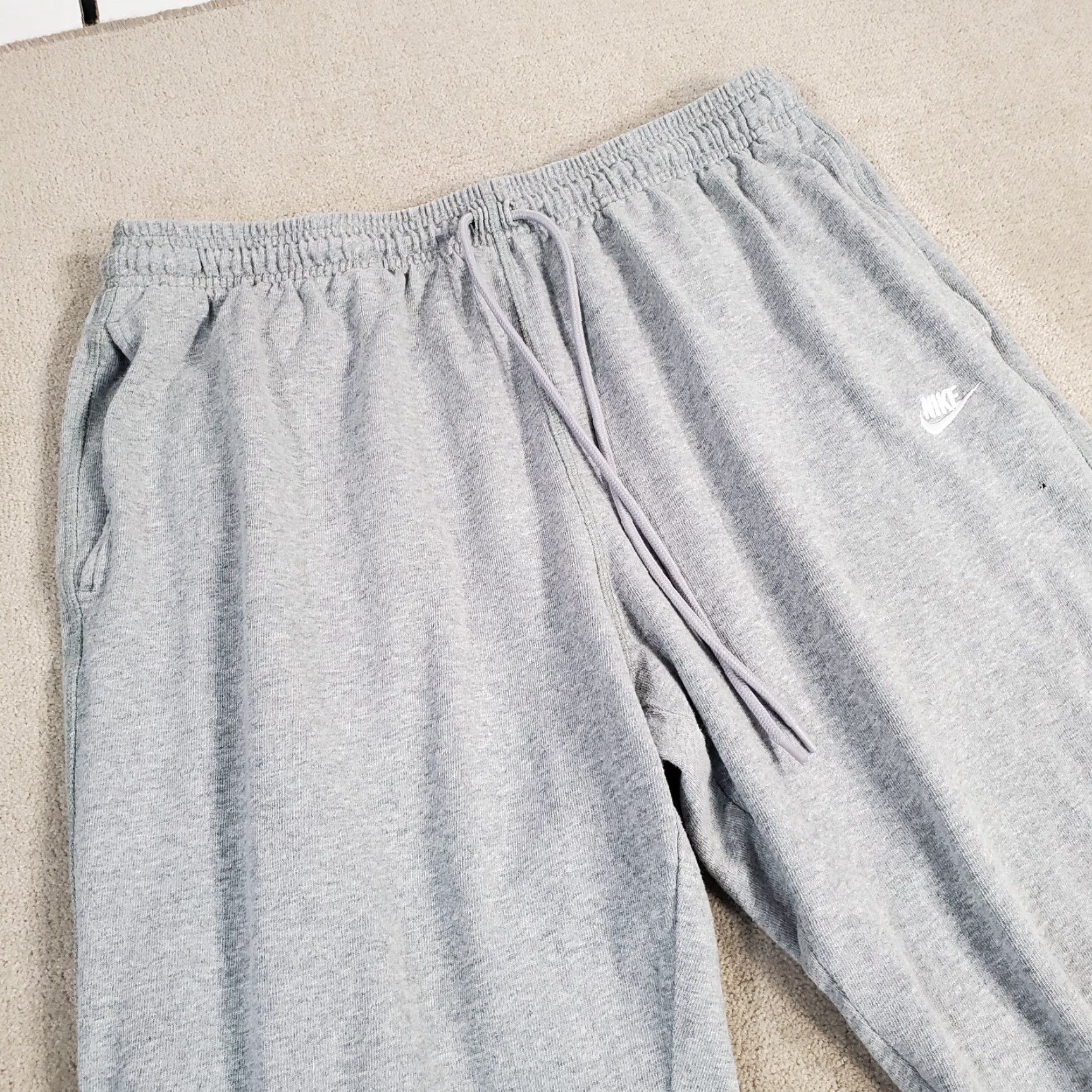 Nike Nike Sportswear Club Knit Sweatpants Mens XL Gray Tapered Joggers Logo Pockets Regular Fit Sweatpants Mens 90s? Size US 36 / EU 52 - 2 Thumbnail