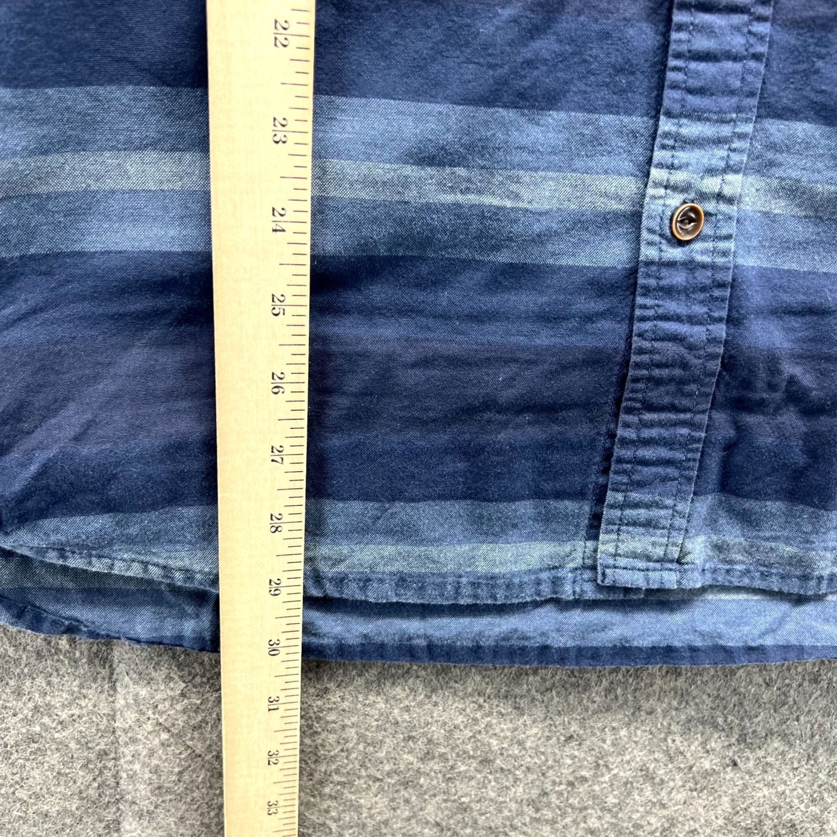 Quiksilver Quiksilver Shirt Mens L Blue Button-Down Short Sleeve Striped Casual Preppy Office Workwear Vintage Size US L / EU 52-54 / 3 - 4 Thumbnail