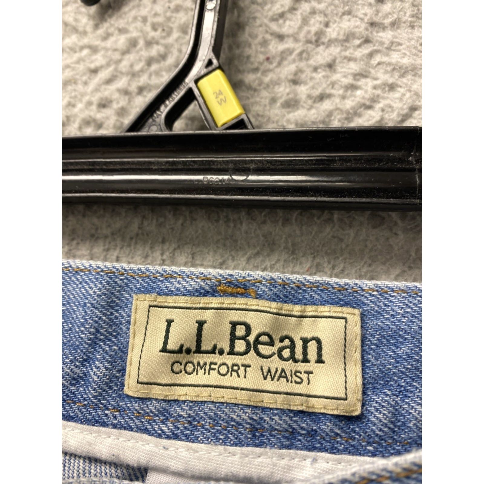 Vintage LL Bean Jeans Denim Comfort Waist Straight Leg 46x29 46x29.5 Regular Men Blue Cotton Denim 29.5in Inseam Straight Classic 0367 Size US 30 / EU 46 - 4 Thumbnail