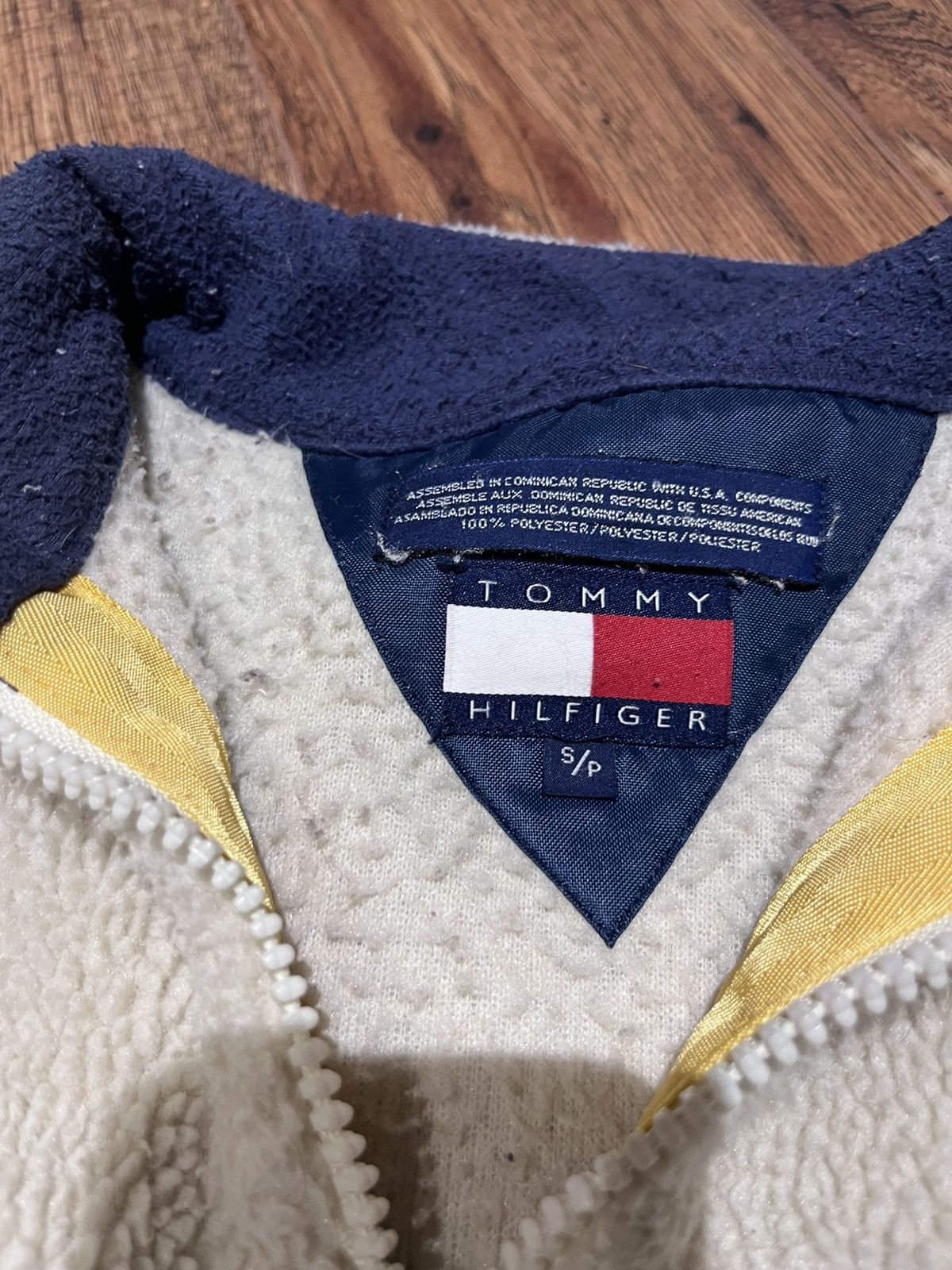 Tommy Hilfiger Vintage Tommy Hilfiger Sherpa Big Flag Fleece Zip Up Sweater Size US M / EU 48-50 / 2 - 4 Thumbnail
