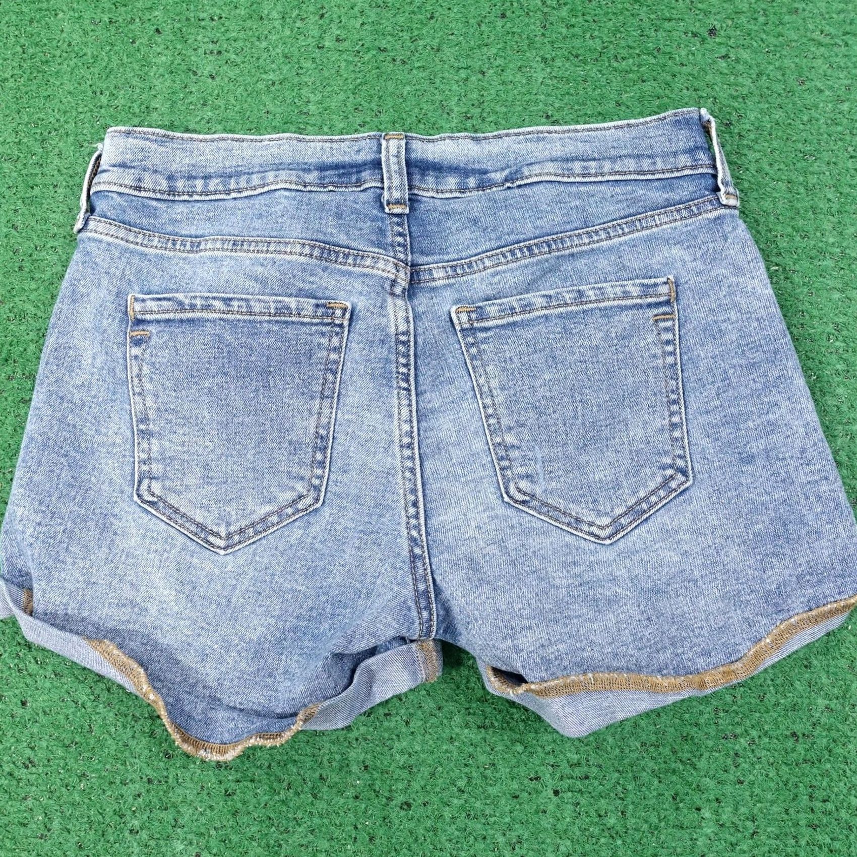 Old Navy Old Navy Boyfriend Shorts Womens 2 Blue Denim 28 Waist 3 Inseam Cuffed Size 26" / US 2 / IT 38 - 3 Thumbnail