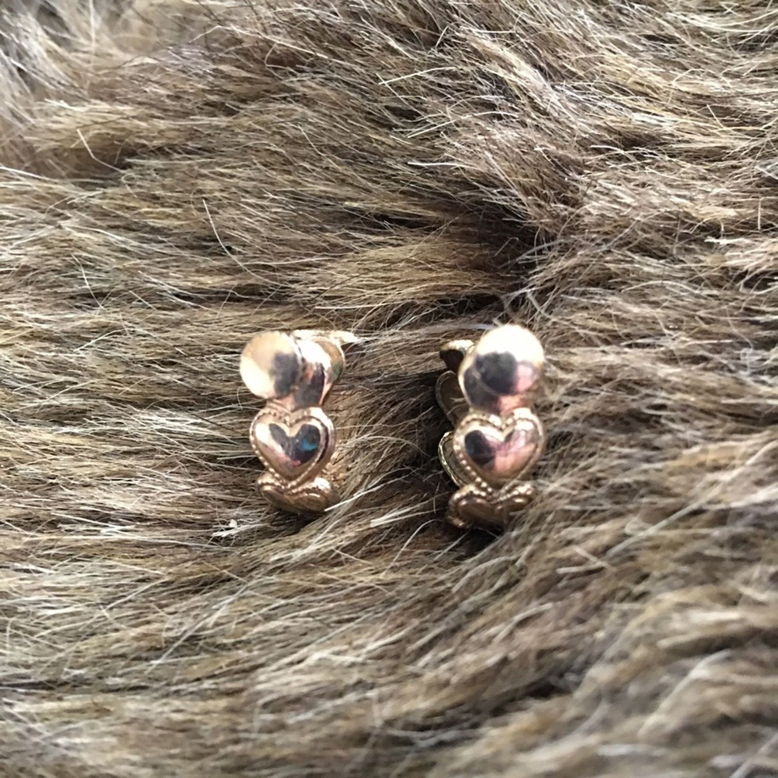 Vintage Vintage 50s gold tone heart screw back earrings Size ONE SIZE - 3 Thumbnail
