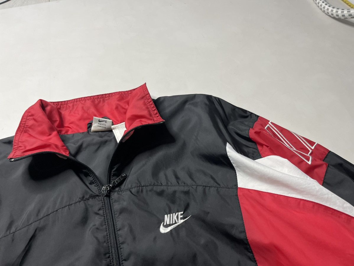 Nike Vintage Nike nylon jacket Size US L / EU 52-54 / 3 - 5 Thumbnail