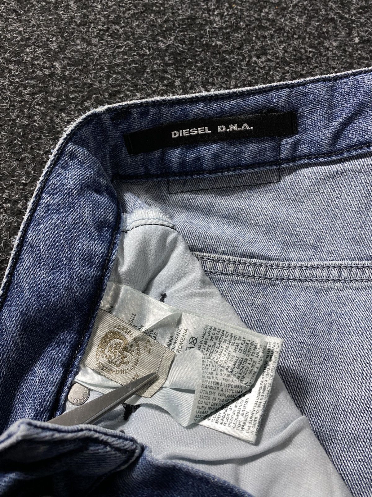 Diesel × If Six Was Nine × Vintage Vintage 90s Y2K Distressed Diesel Industry Jeans baggy pants Size 27" / US 4 / IT 40 - 8 Thumbnail