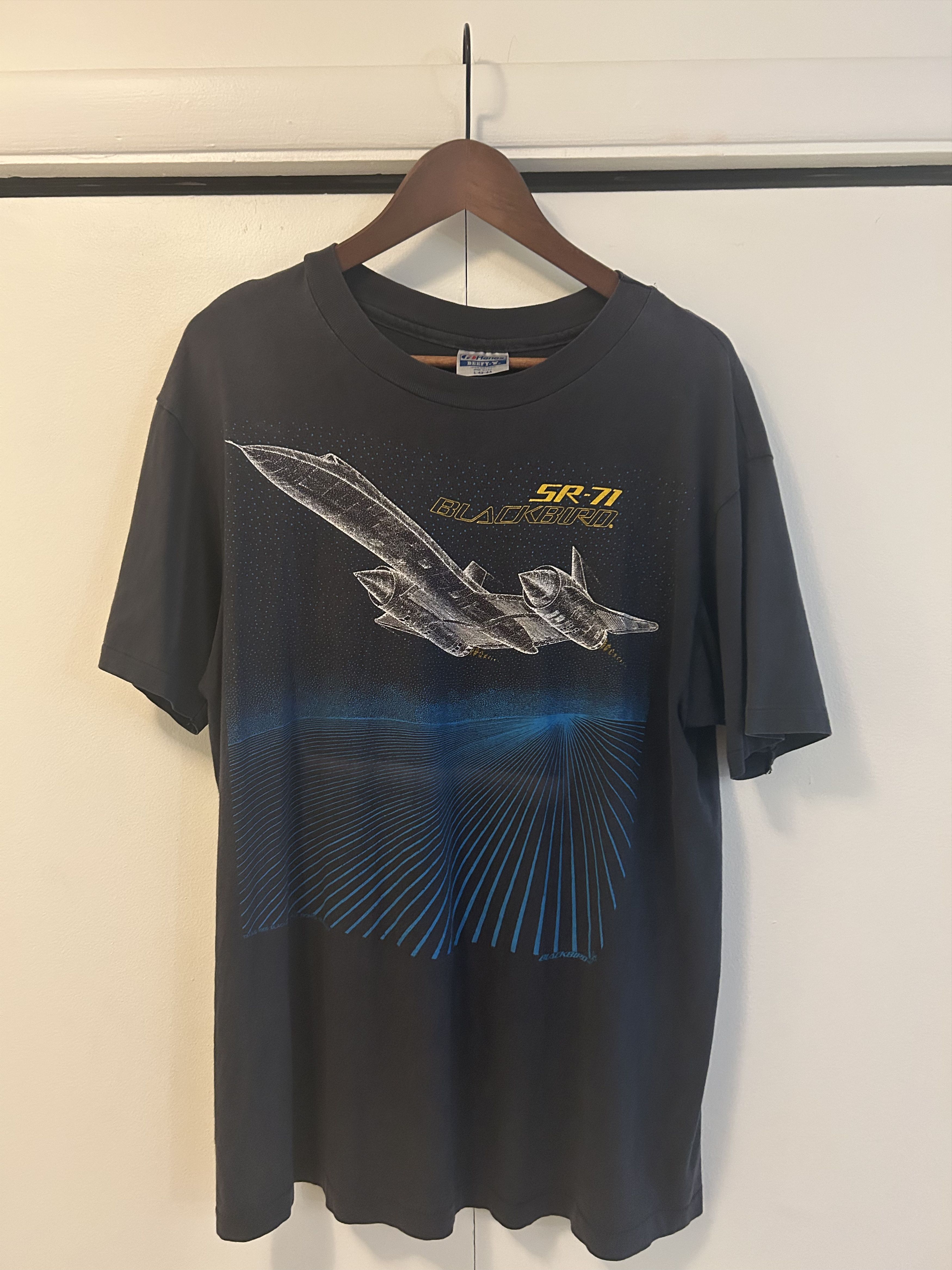 Vintage Vintage 90s Hanes SR-71 Blackbird T-Shirt Size US L / EU 52-54 / 3 - 1 Thumbnail