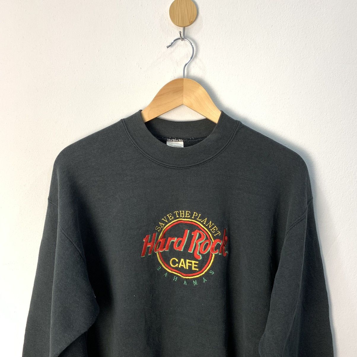 Hard Rock Cafe Vintage Hard Rock Cafe Bahamas Jumper Size L Size US L / EU 52-54 / 3 - 5 Thumbnail